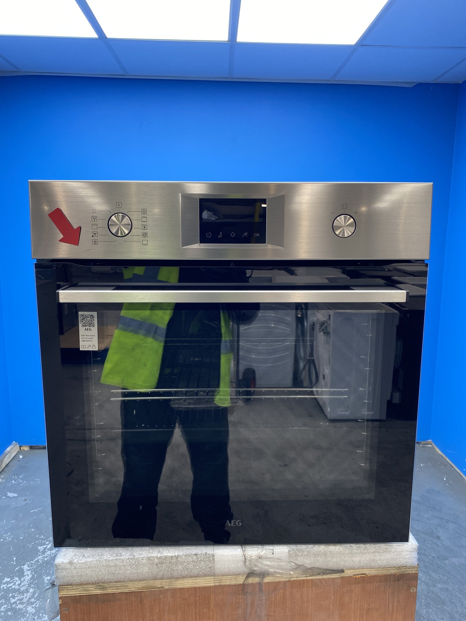 #GRC-155-977 - AEG 6000 SenseCook OS6AB50AM Built-In Single Oven