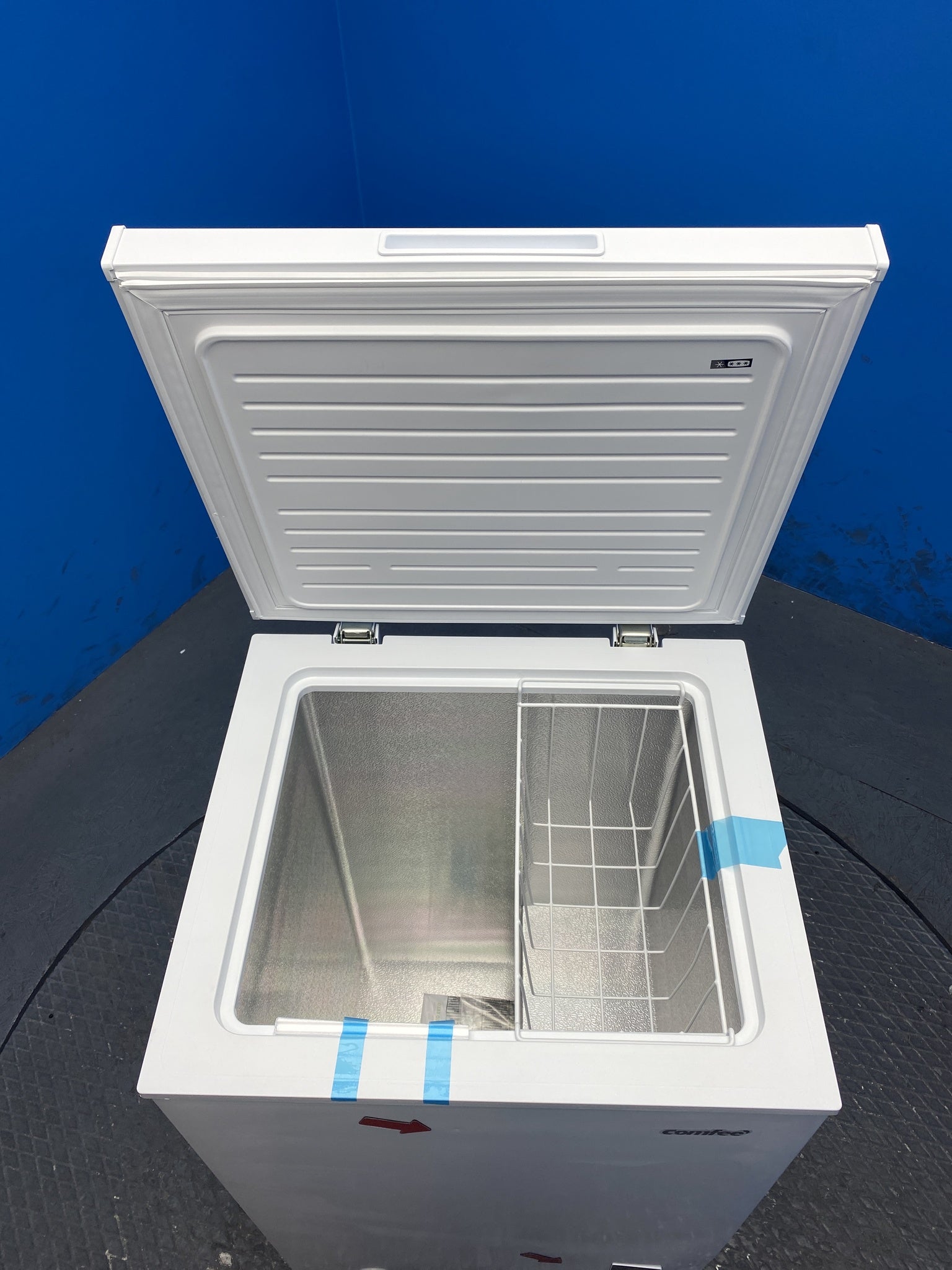 COMFEE' RCC100WH2E 99L Chest Freezer with Digital Control