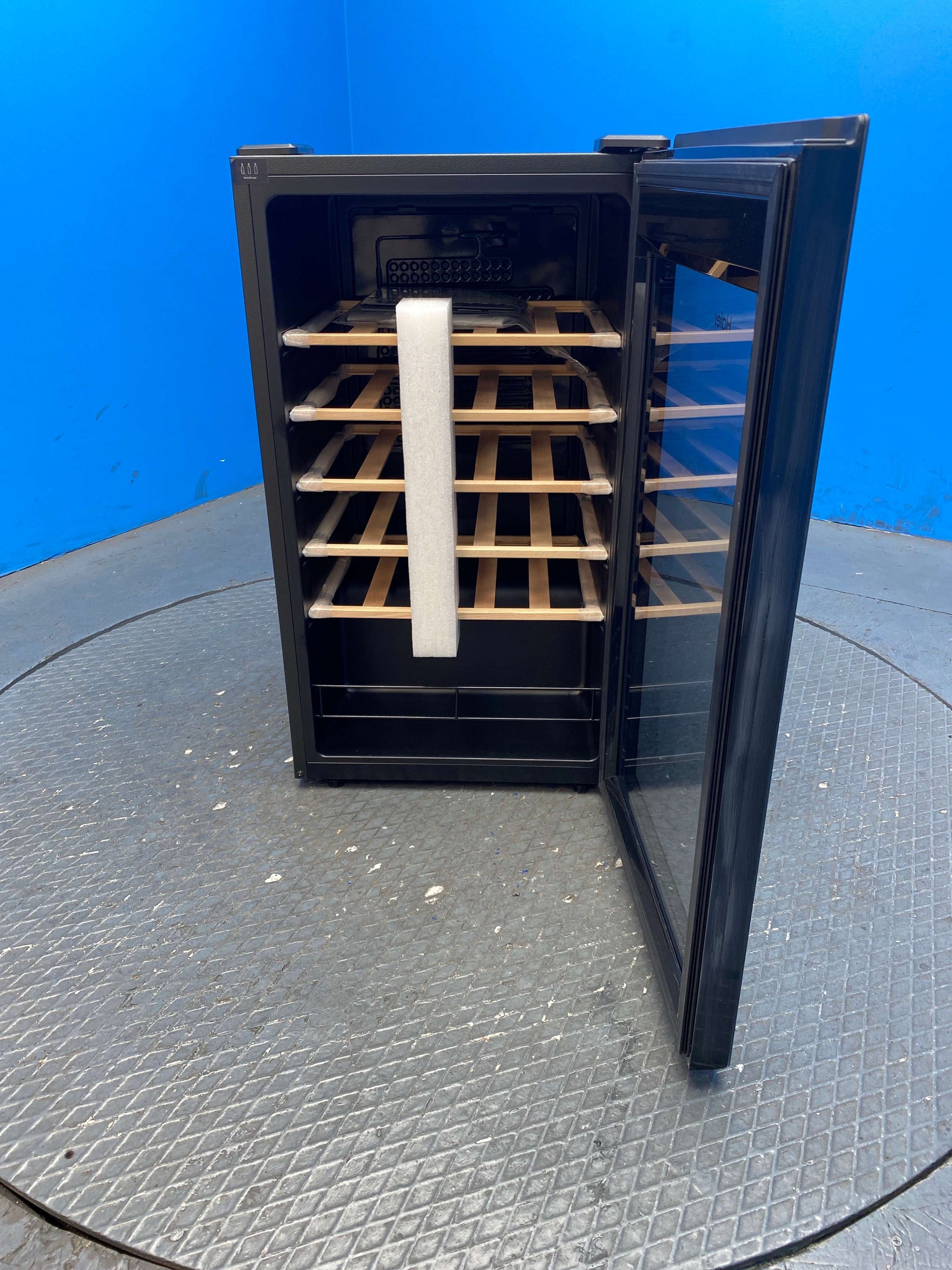 Haier HWS34GGH1K Series 3 34 Bottle Wine Fridge
