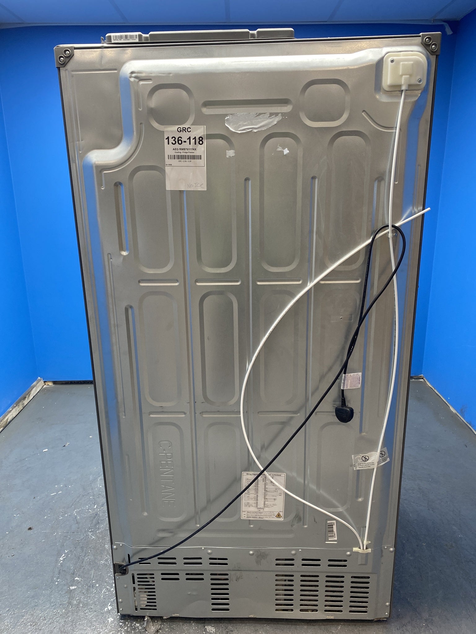 AEG RMB76111NX American-Style Fridge Freezer with Ice and Water