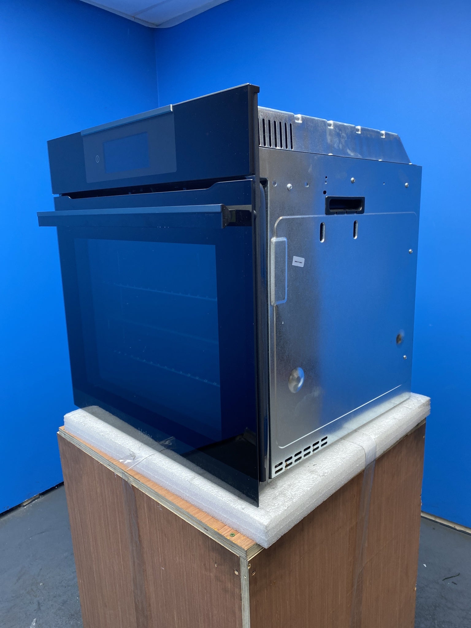 Haier HWO60SM6T9BH I-Touch Series 6 70L Pyrolytic Oven
