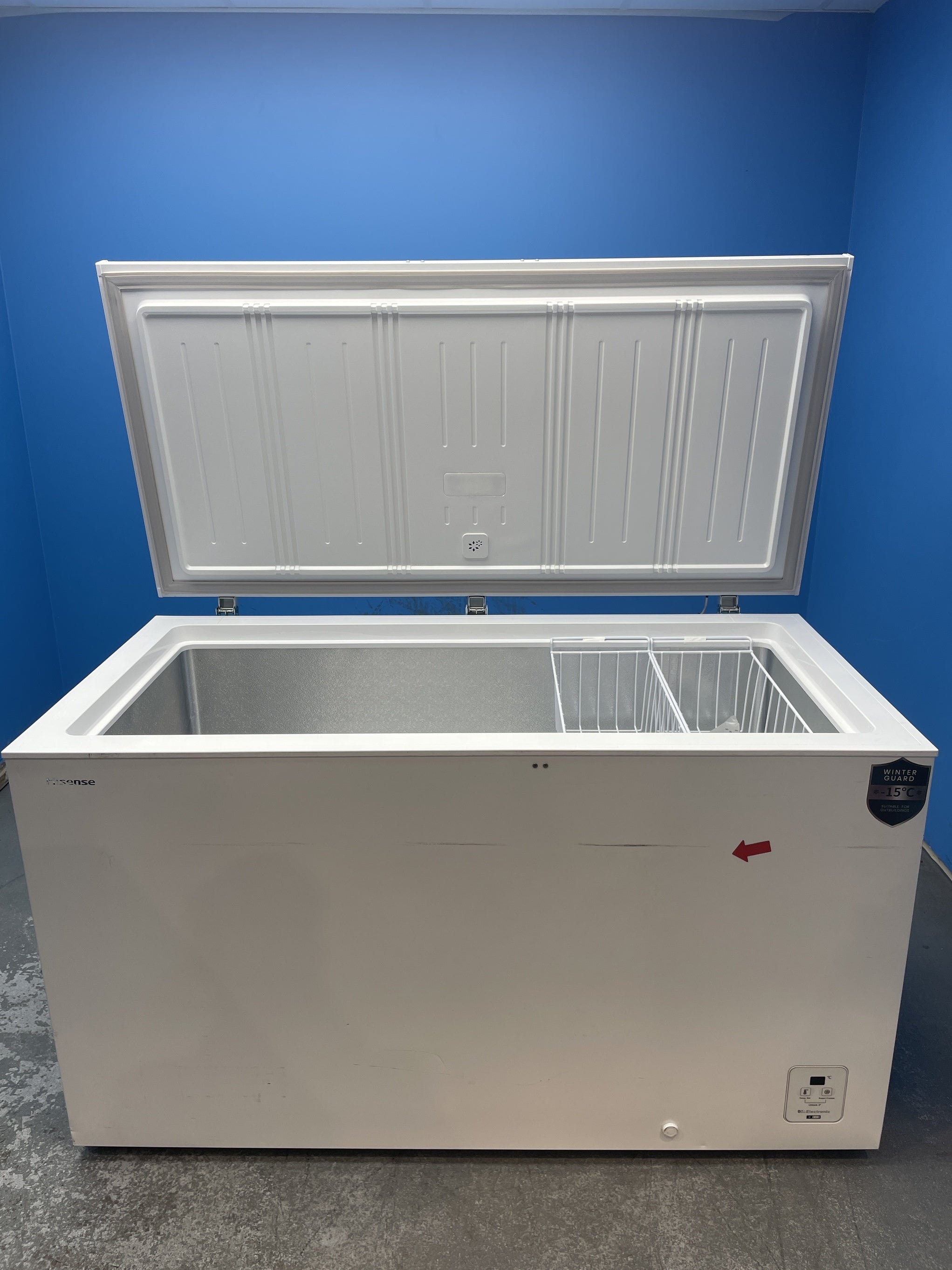 #GRC-157-621 - Hisense FC571D4AWLYE 372L Winter Guard Chest Freezer