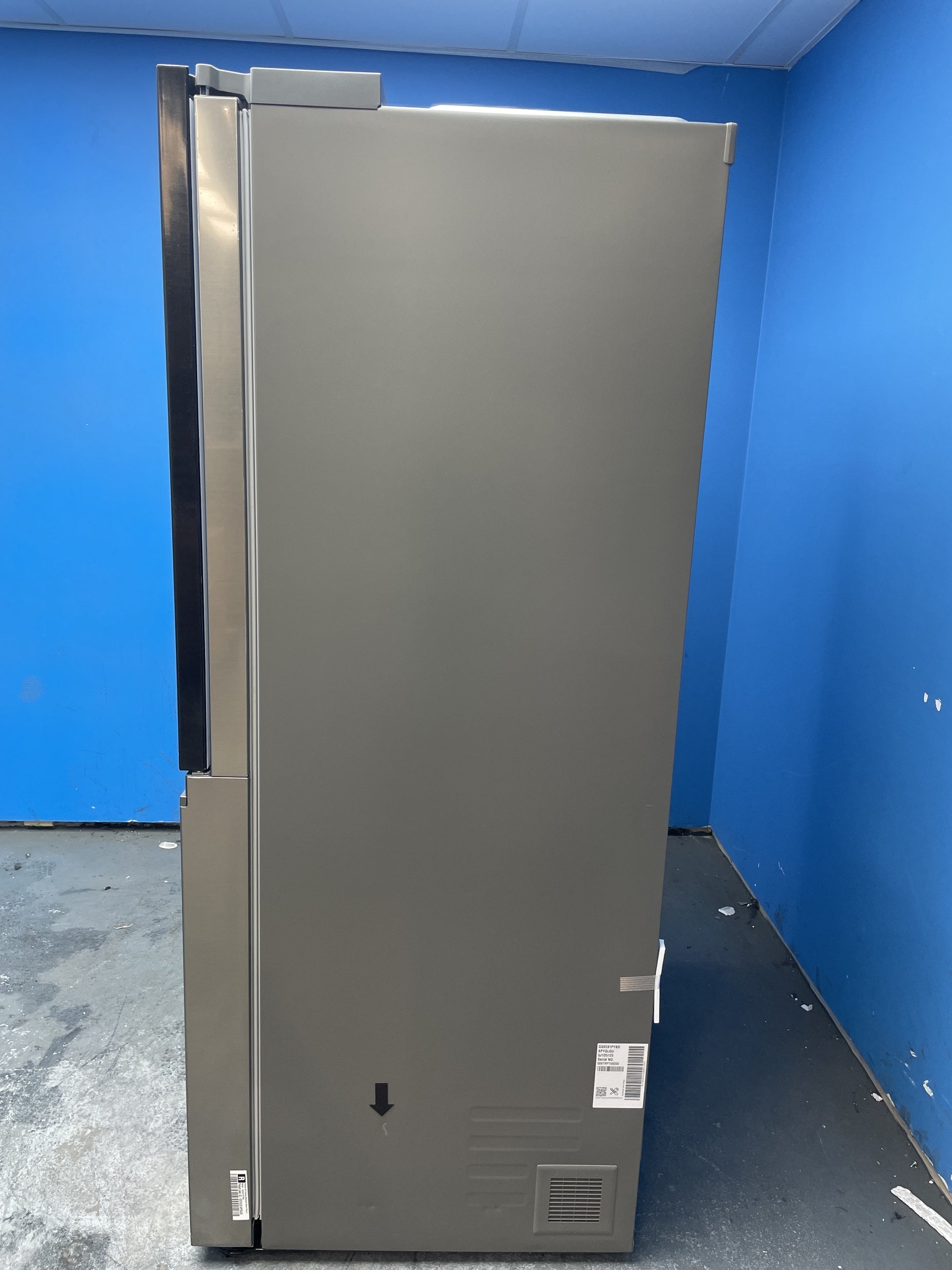 #GRC-158-058 - LG GSXE81PYBD InstaView American Style Fridge Freezer