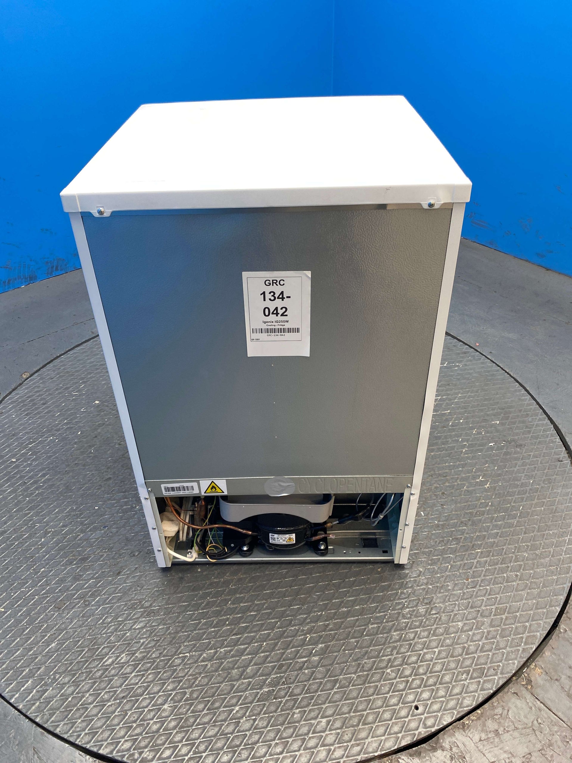 Igenix IG255W 136 Litre Under Counter Fridge