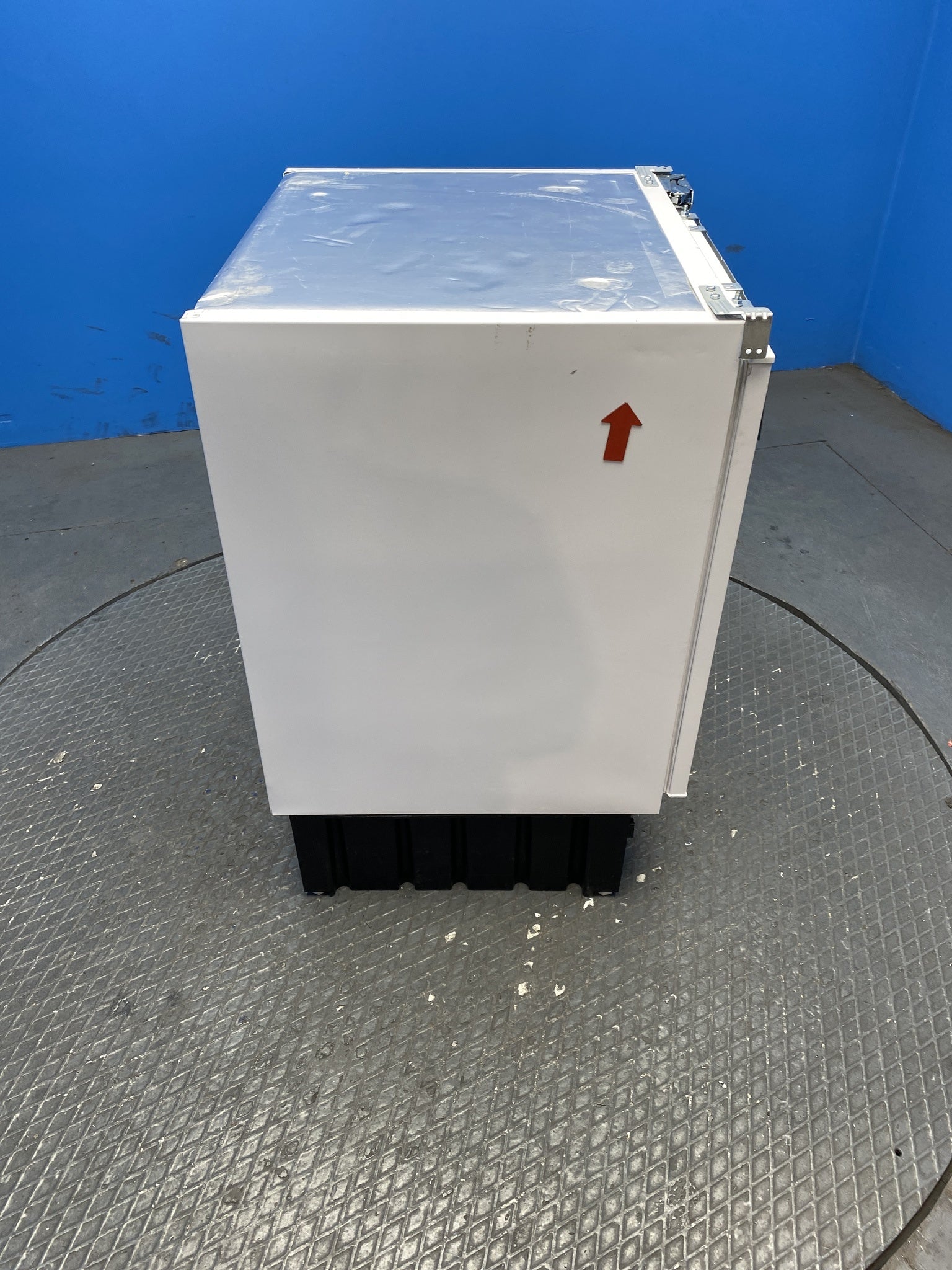 Statesman BU160FZ4E 96 Litre Integrated Under Counter Freezer