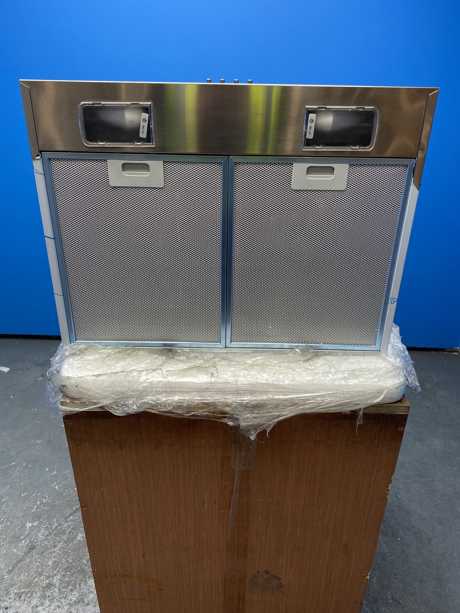#GRC-150-211 - AEG LFC316X 60cm Stainless Steel Pyramid Chimney Hood