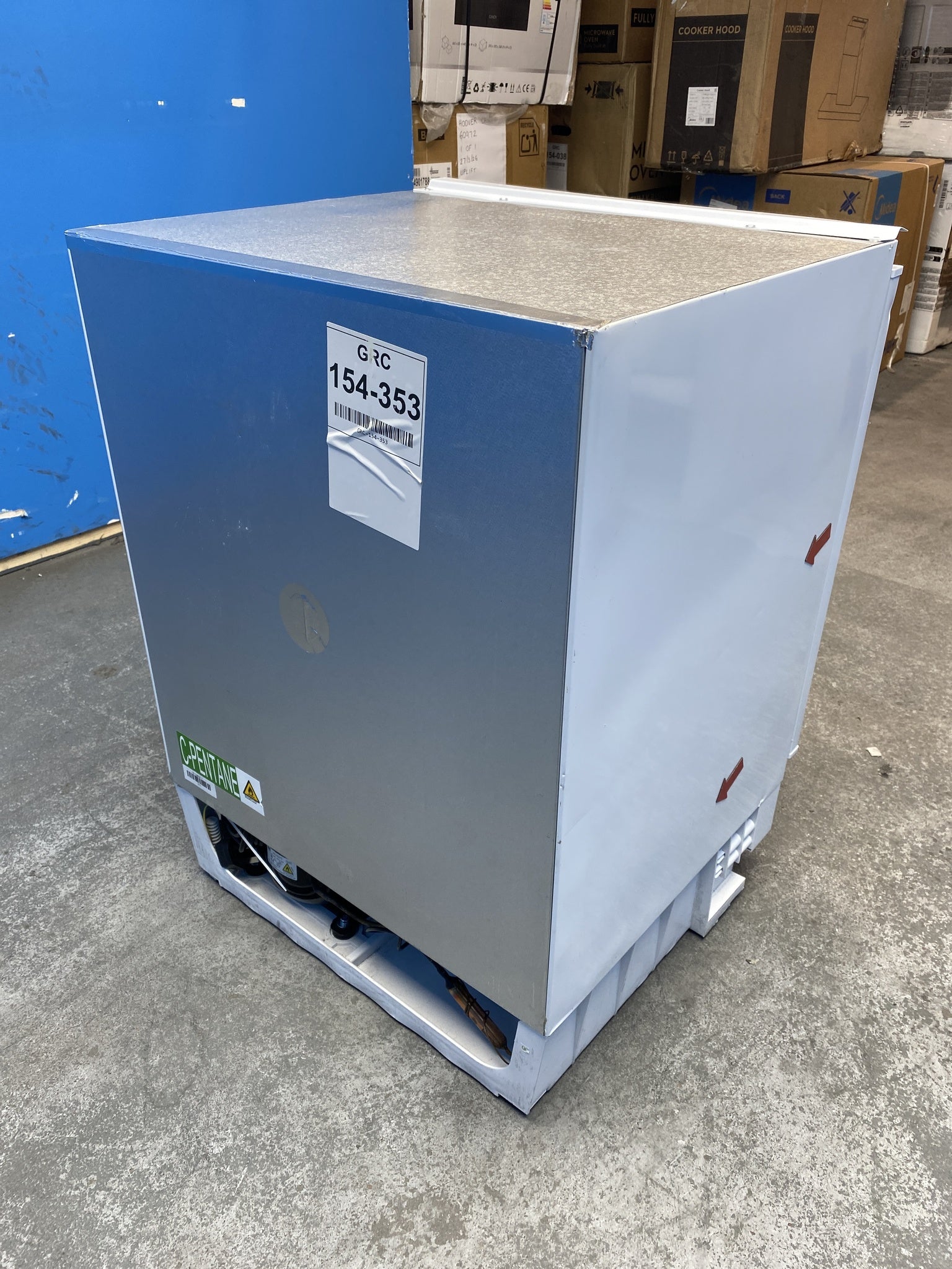 #GRC-154-353 - Candy CM4SE68EWK Integrated Under Counter Fridge with Ice Box