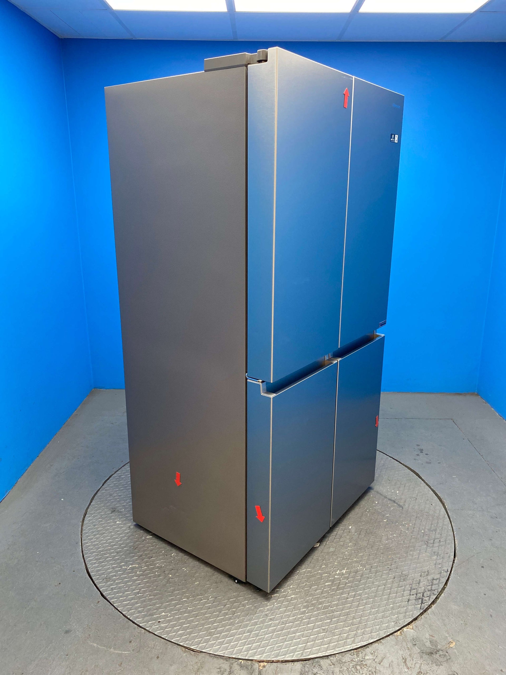 Hisense PureFlat RQ758N4SASE 609L American Style Fridge Freezer