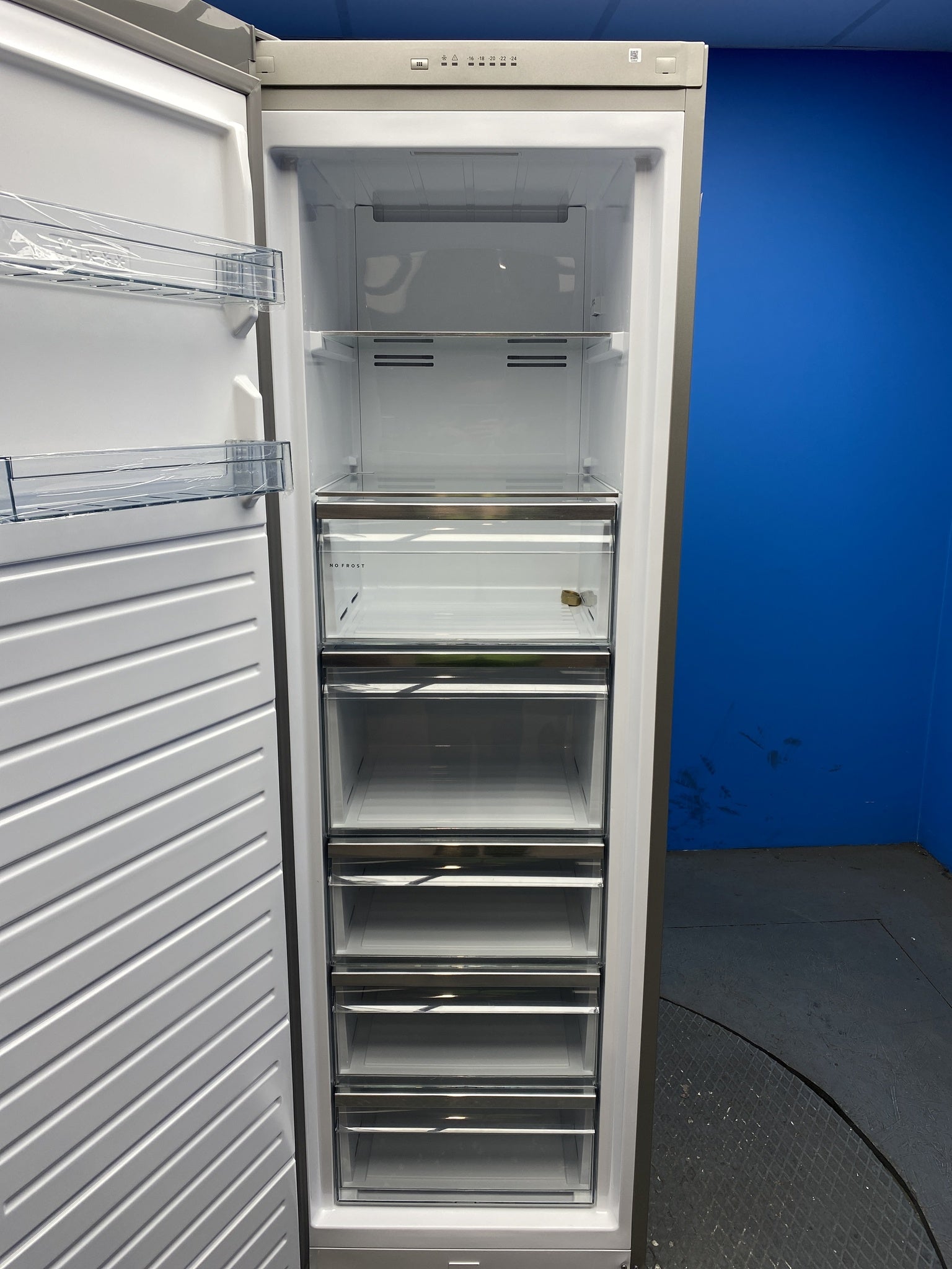 AEG OAG7M281EX 278 Litre Upright No Frost Freezer