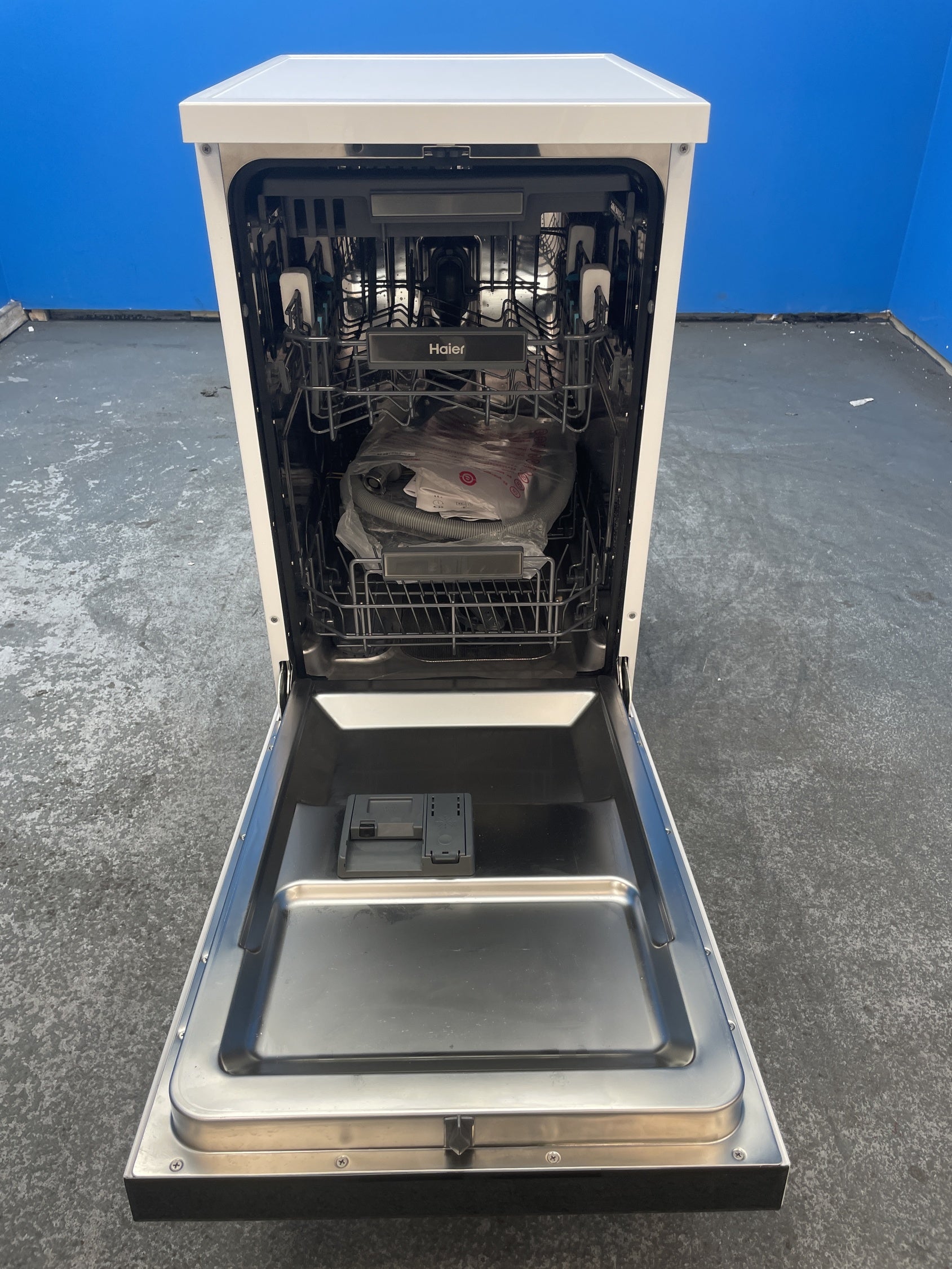 #GRC-156-092 - Haier XF1C3TB1FW I-Pro Shine Series 5 Slimline 10 Place Dishwasher