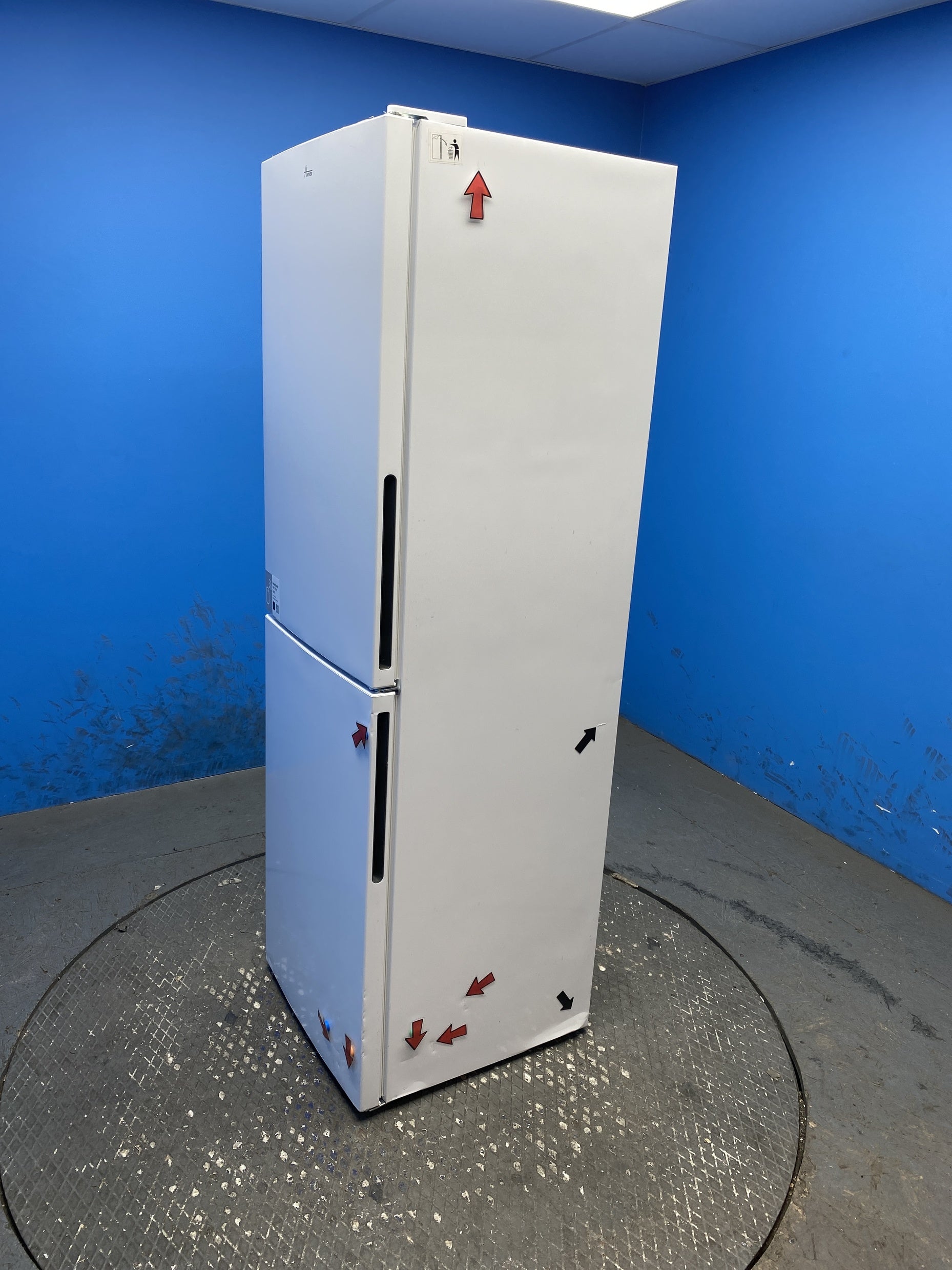 #GRC-156-221 - Hoover HVT3CLECKIHW 235 Litre Combi Fridge Freezer