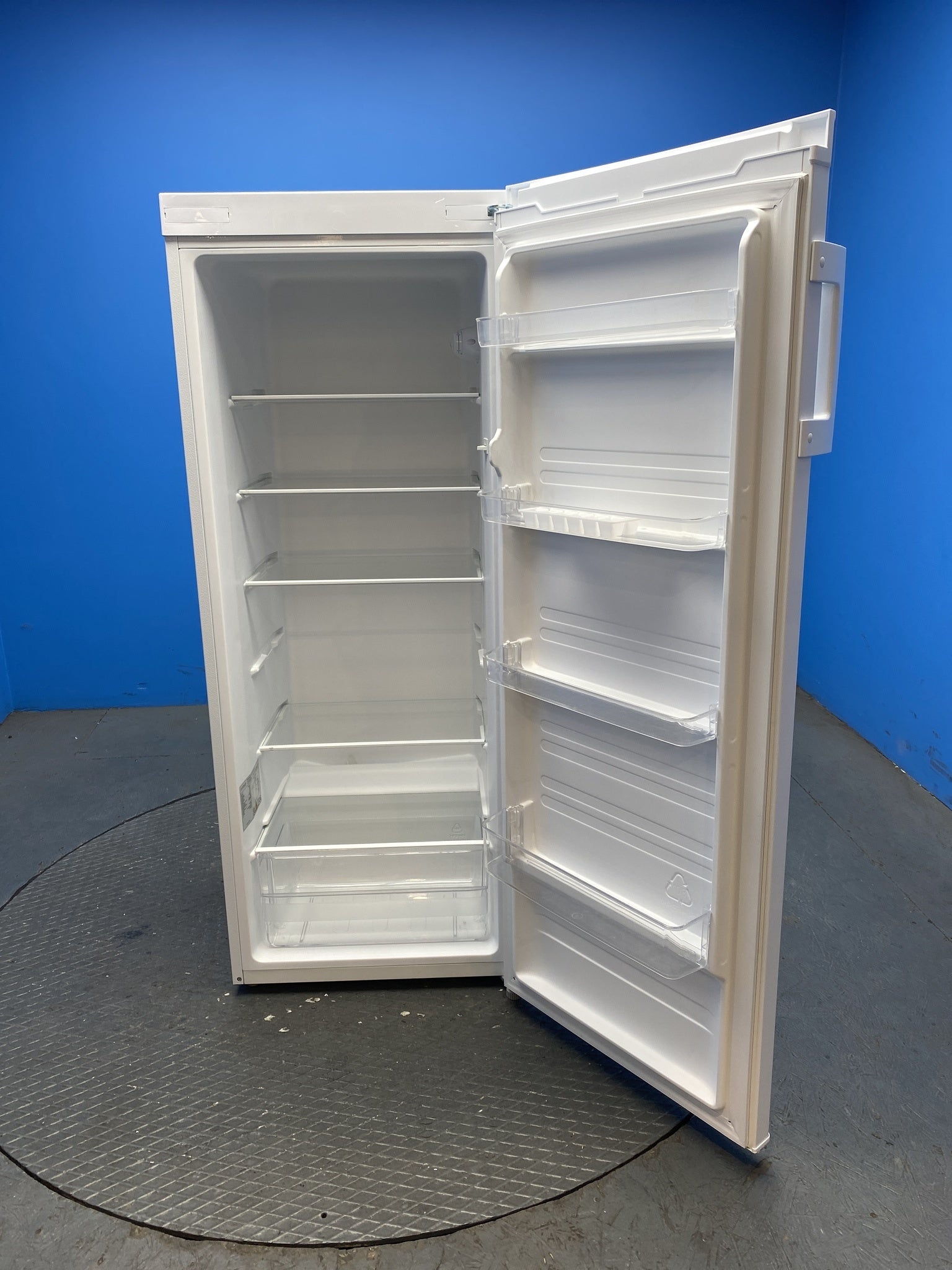 Statesman TL235LWE 235L Tall Larder Fridge