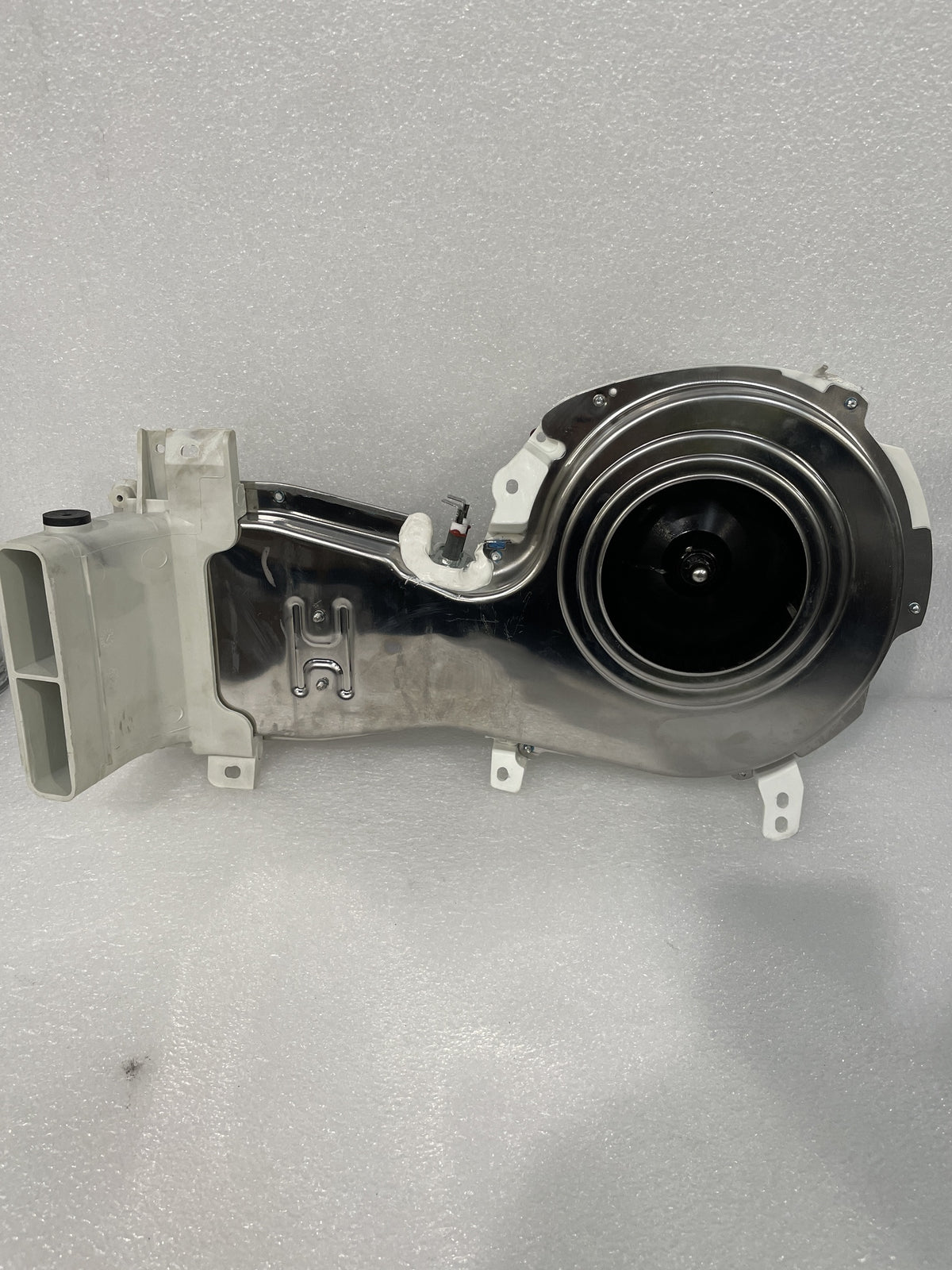 #GRC-155-062 - Hisense WD5I1045BBQ Tumble Dryer Chamber