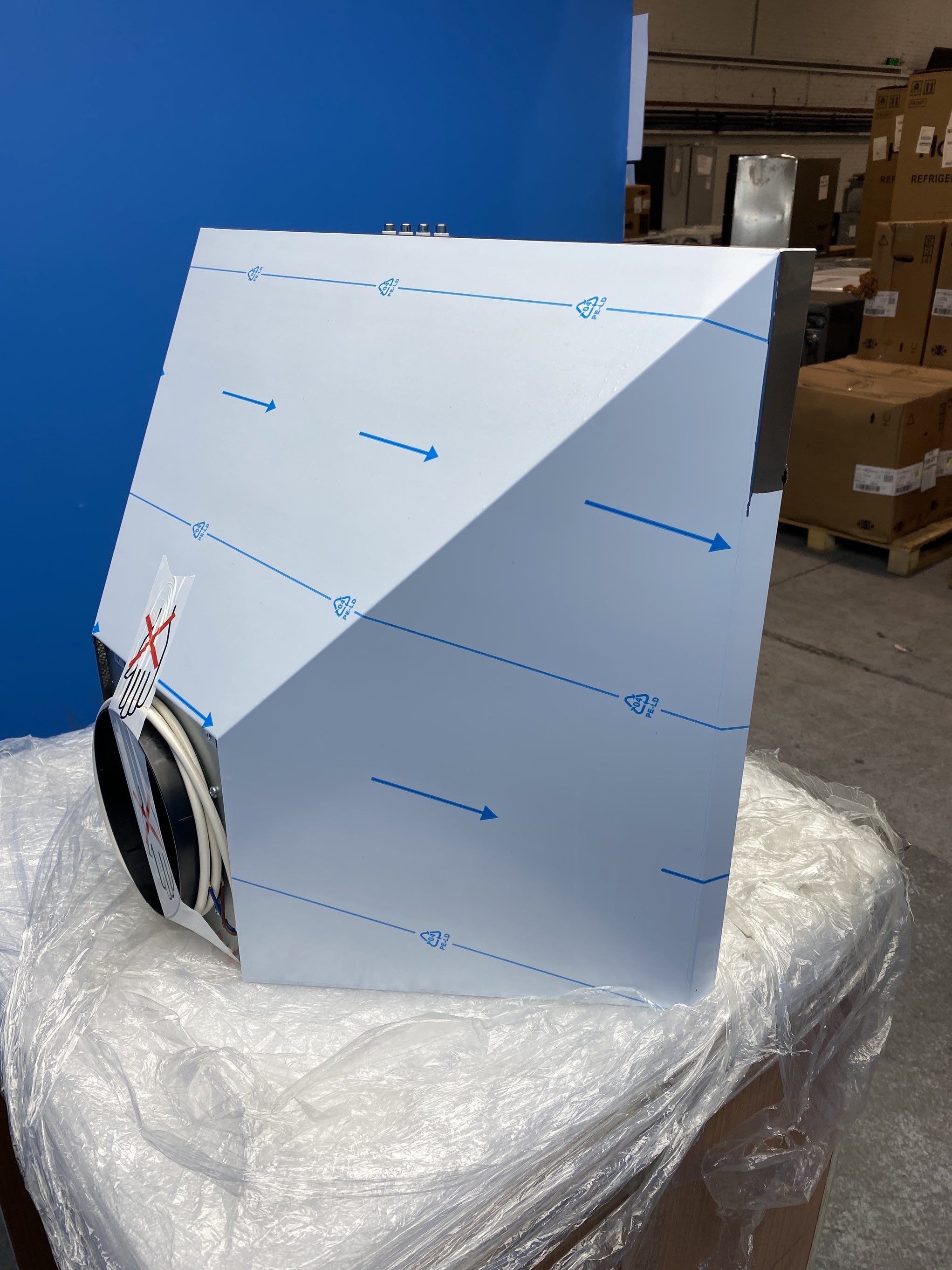 #GRC-150-210 - AEG LFC316X 60cm Stainless Steel Pyramid Chimney Hood