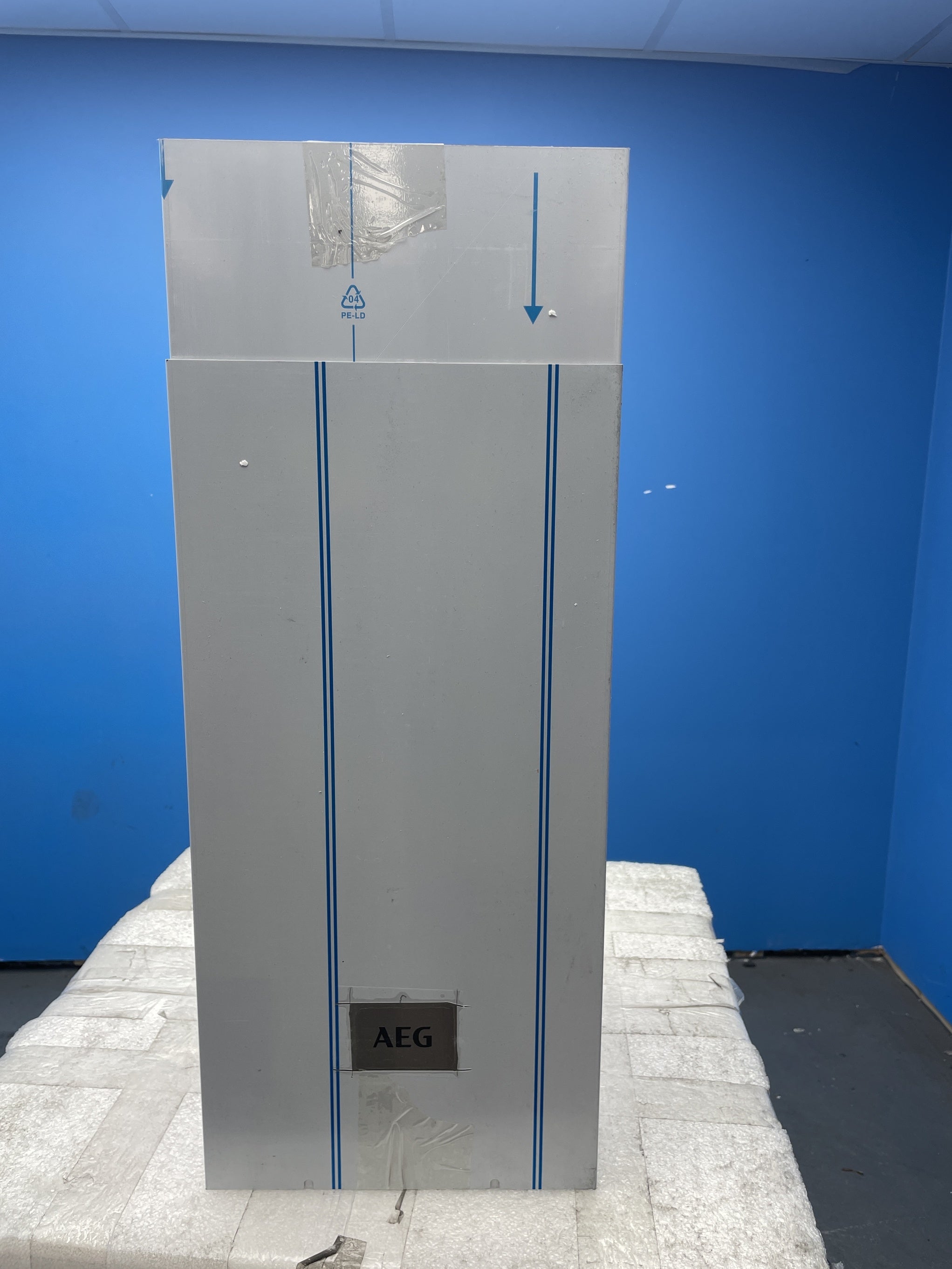 #GRC-158-200 - AEG DTB3954M 6000 ExtractionTech 90cm Chimney Cooker Hood