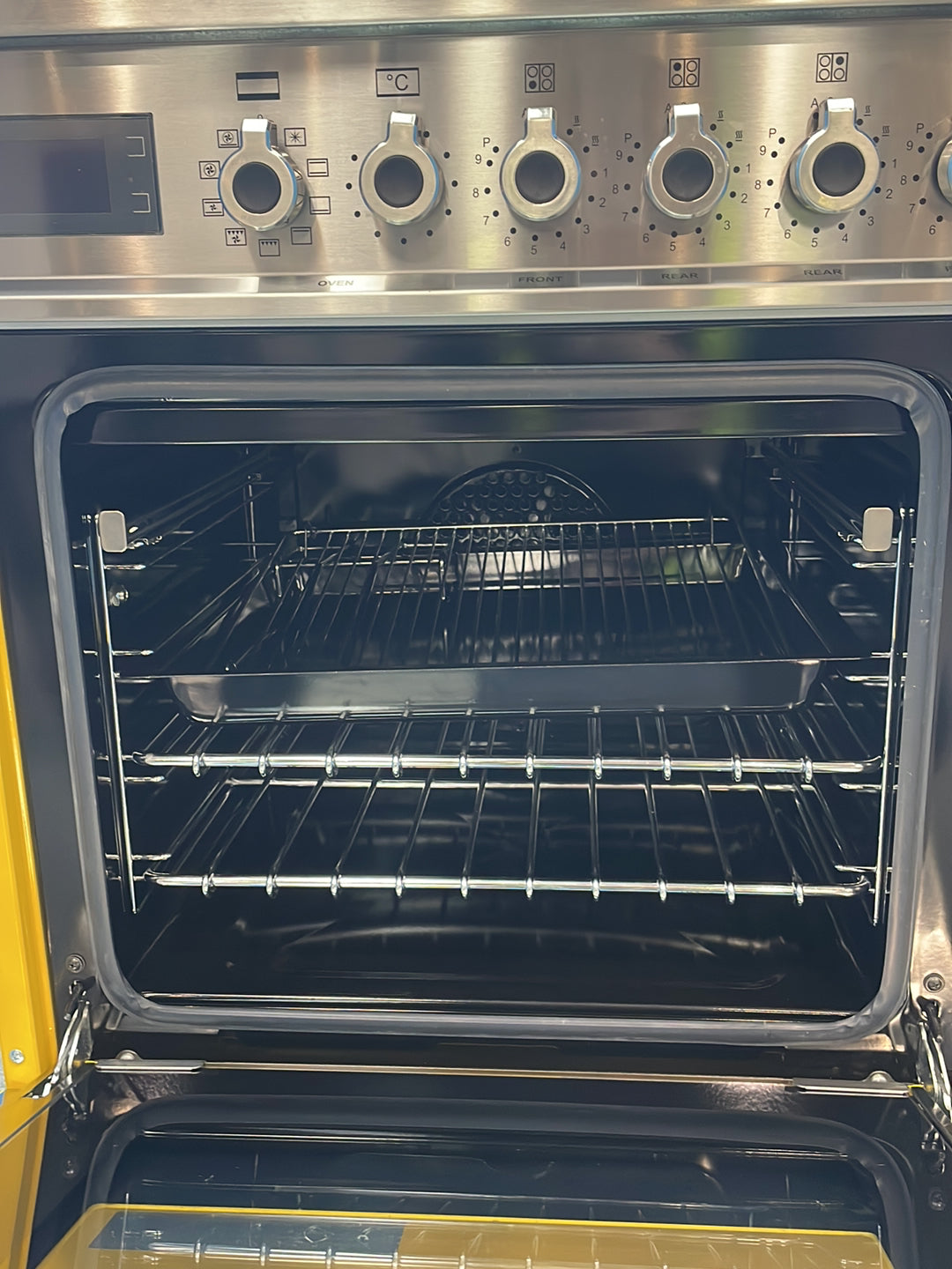 #GRC-164-443 - Bertazzoni Professional 60cm Electric Range Cooker – 69L Oven, 4 Zone Induction Hob, Yellow