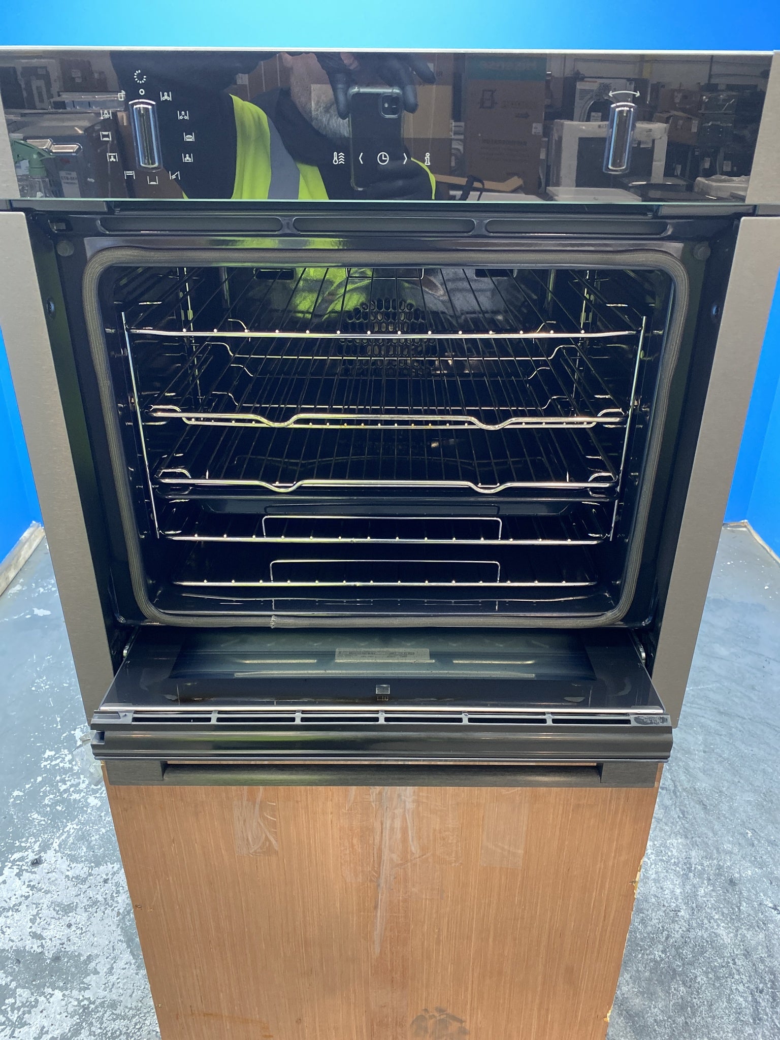 #GRC-156-619 - Neff B6ACH7AG7B Built-In Single Electric Oven