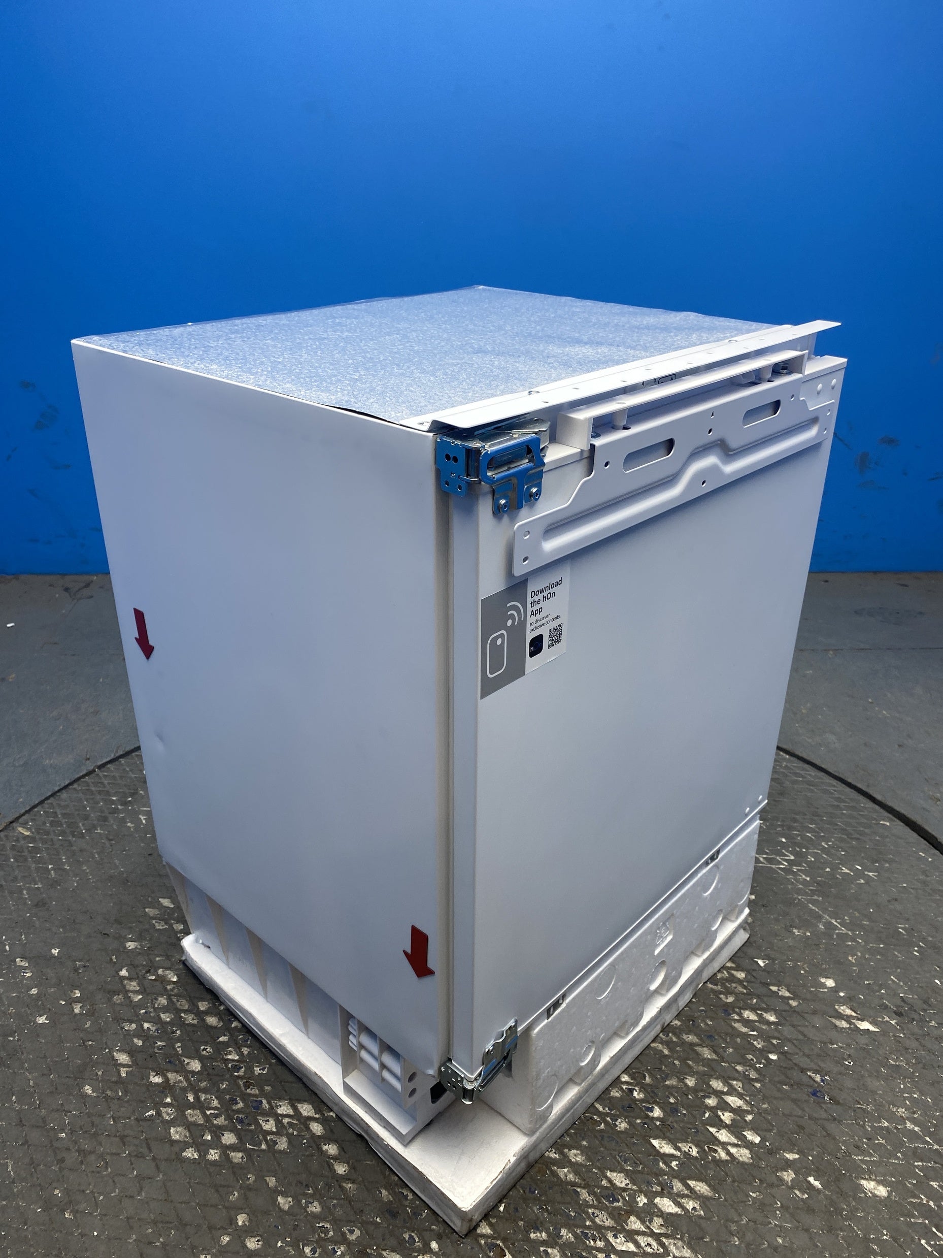 #GRC-150-400 - Candy CUS68EWK Integrated 95 Litre Undercounter Freezer