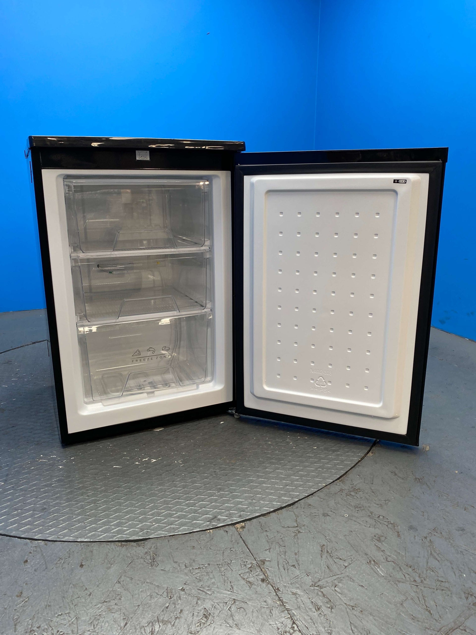 Igenix IG355B 94 Litre Under Counter Freezer