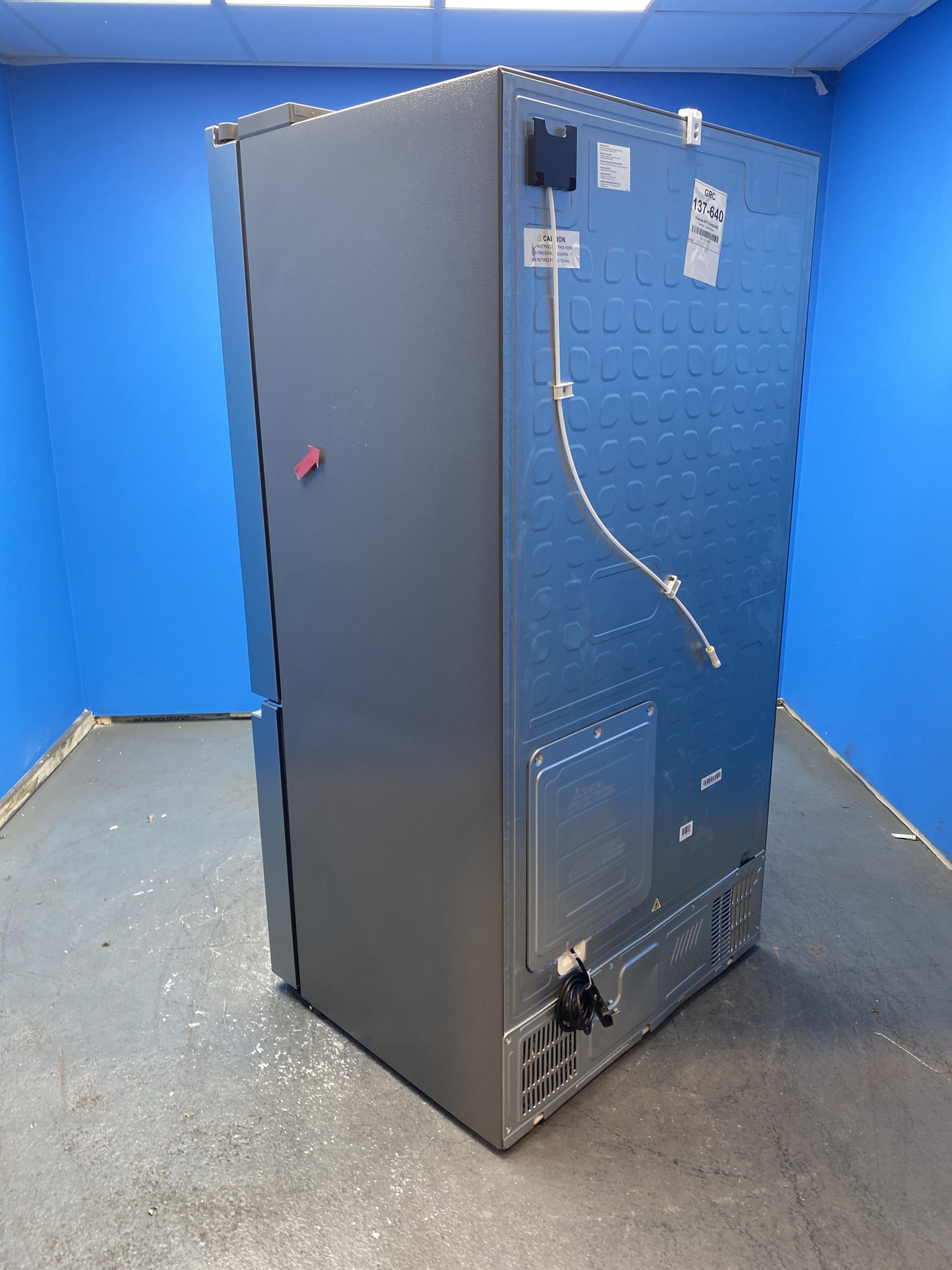 Hisense RF793N4SASE 612L French Door Fridge Freezer with Ice & Water