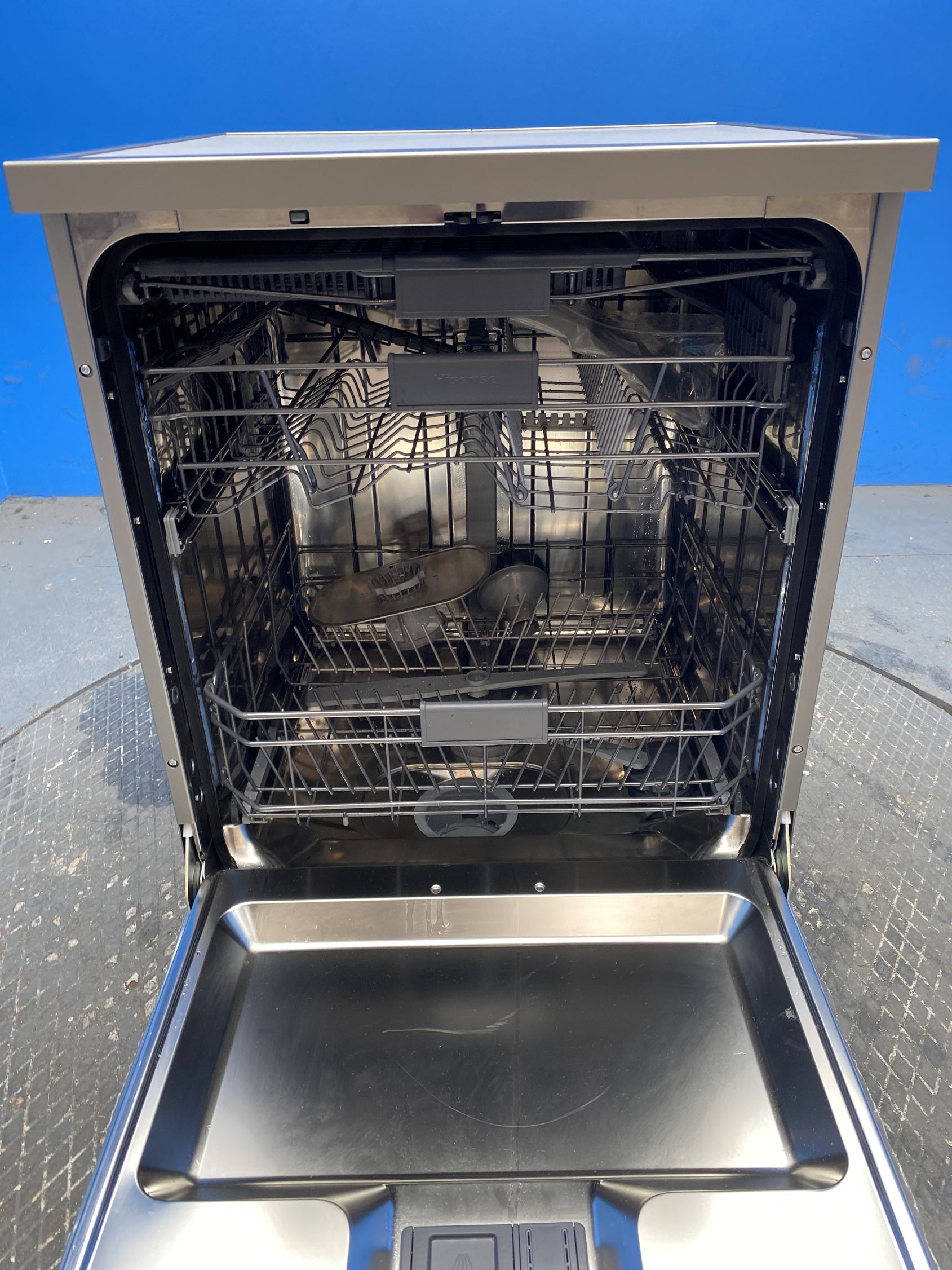#GRC-150-554 - Hisense HS673C60XUK 16 Place Setting WiFi Dishwasher