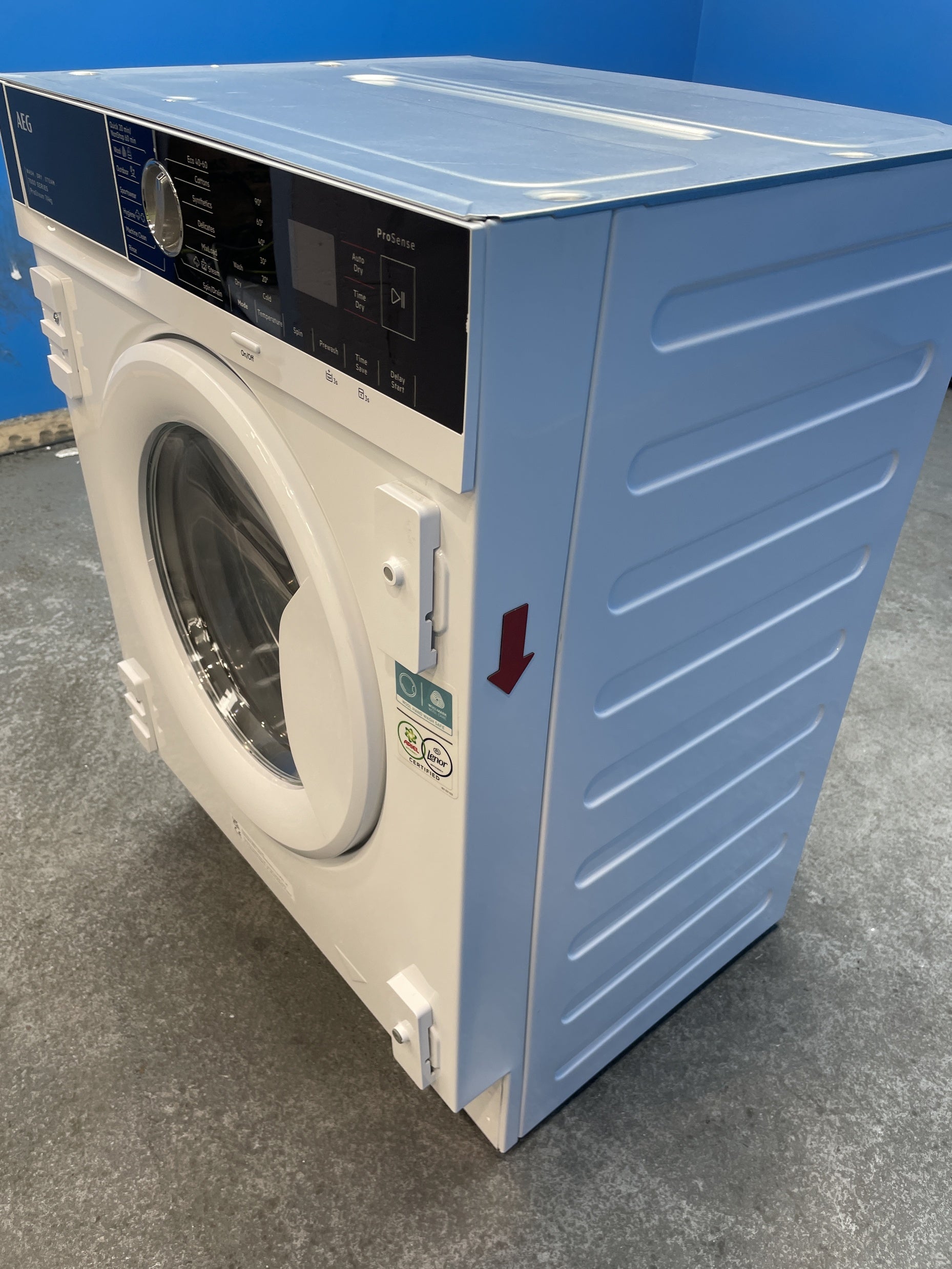 #GRC-158-236 - AEG L7WE74634BI 7000 Integrated 7/4kg 1600rpm ProSteam Washer Dryer