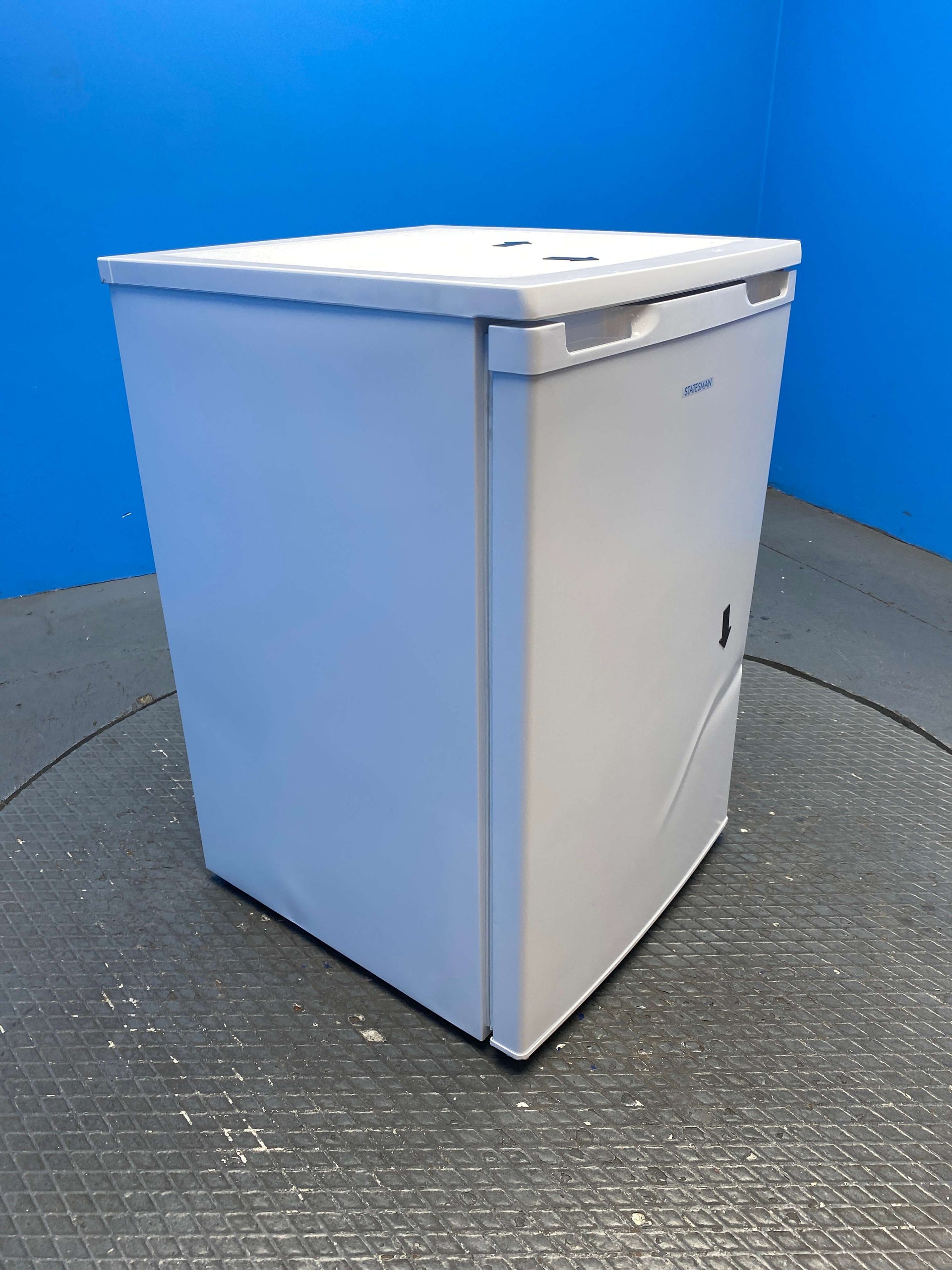 Statesman L255W 113 Litre 55cm Under Counter Fridge