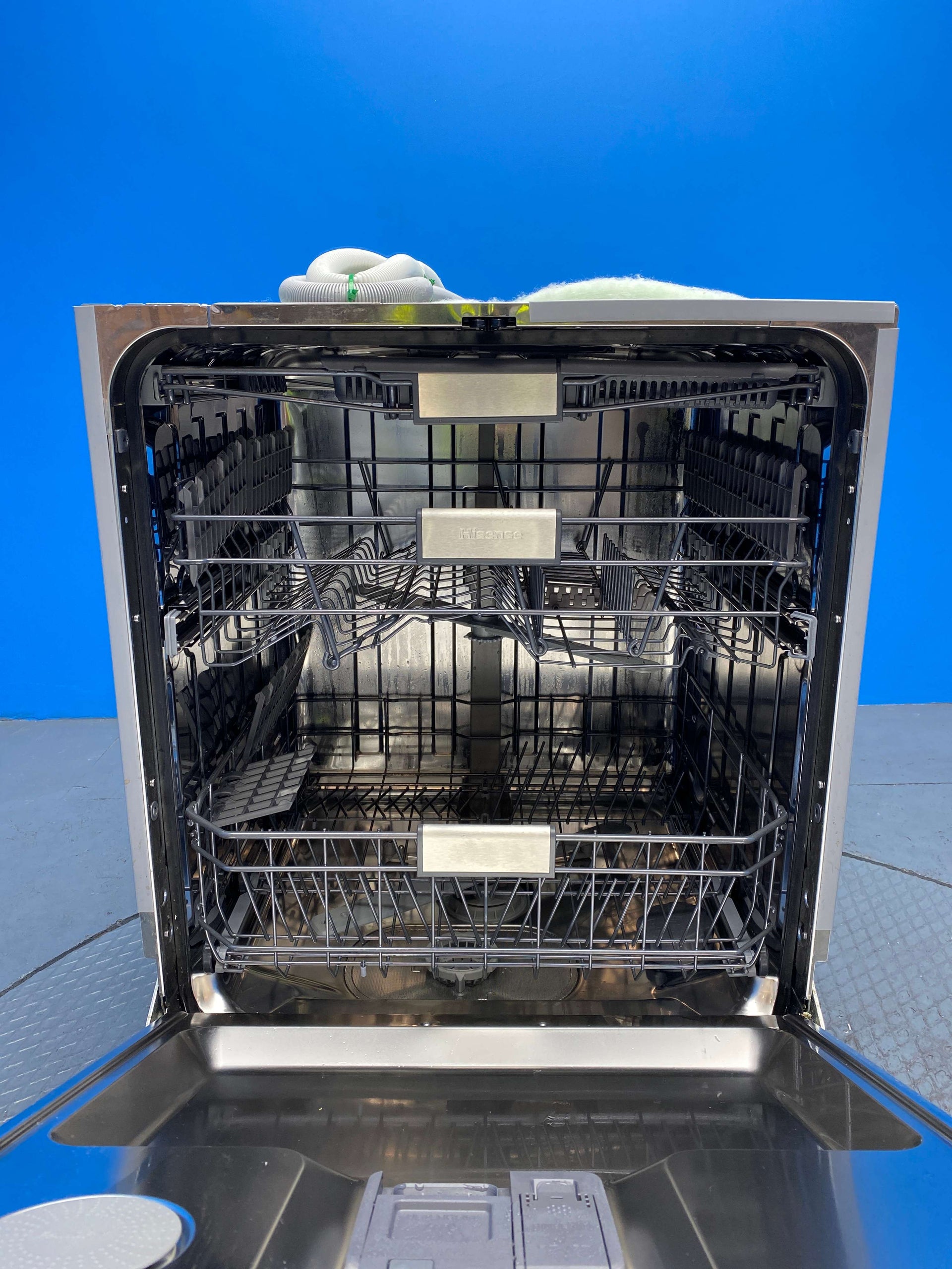 Hisense HV693C60UK 16-Place Integrated Dishwasher with Wi-Fi