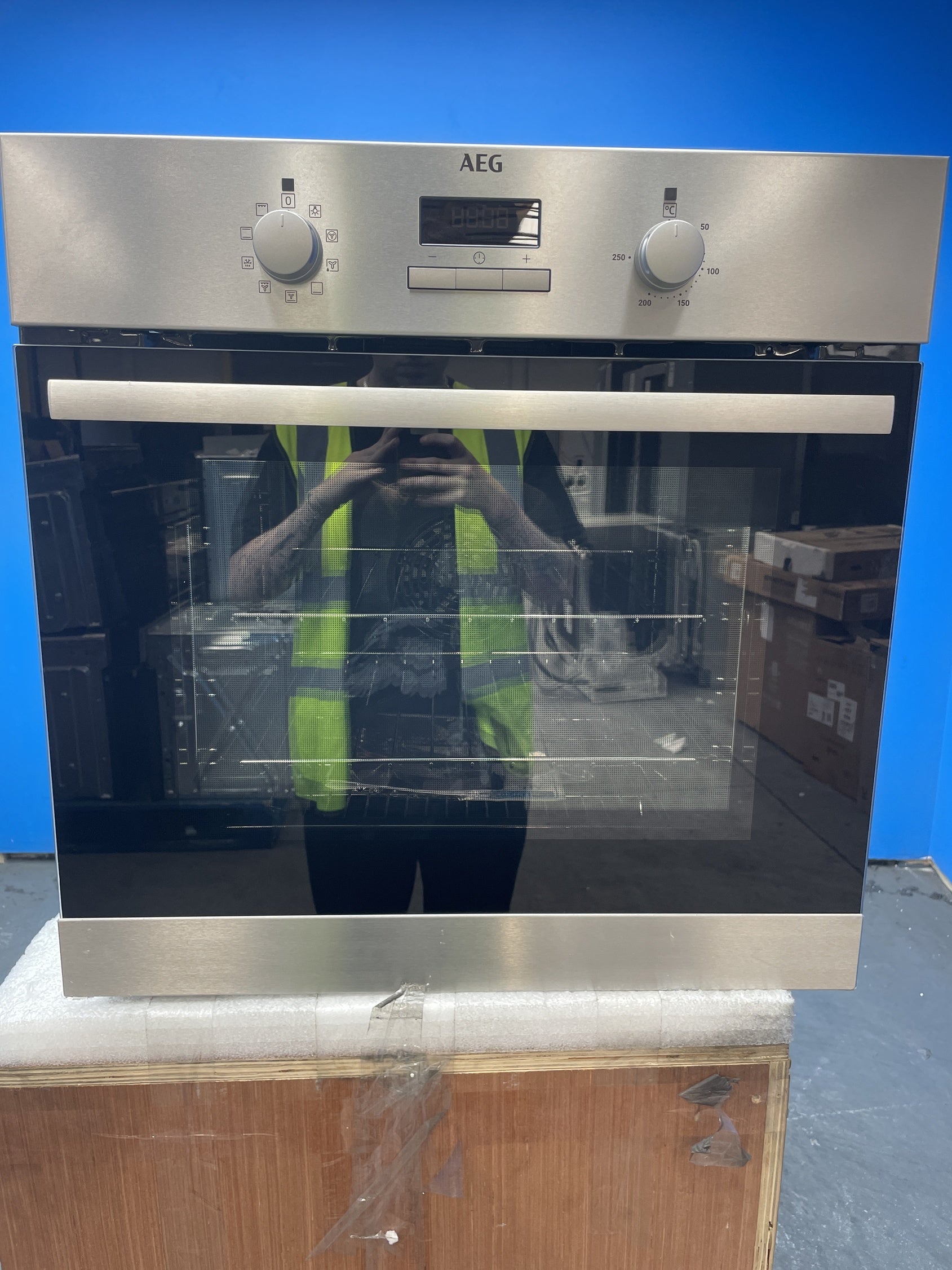 #GRC-158-288 - AEG BSX23101XM Built-In 6000 SurroundCook Single Electric Oven