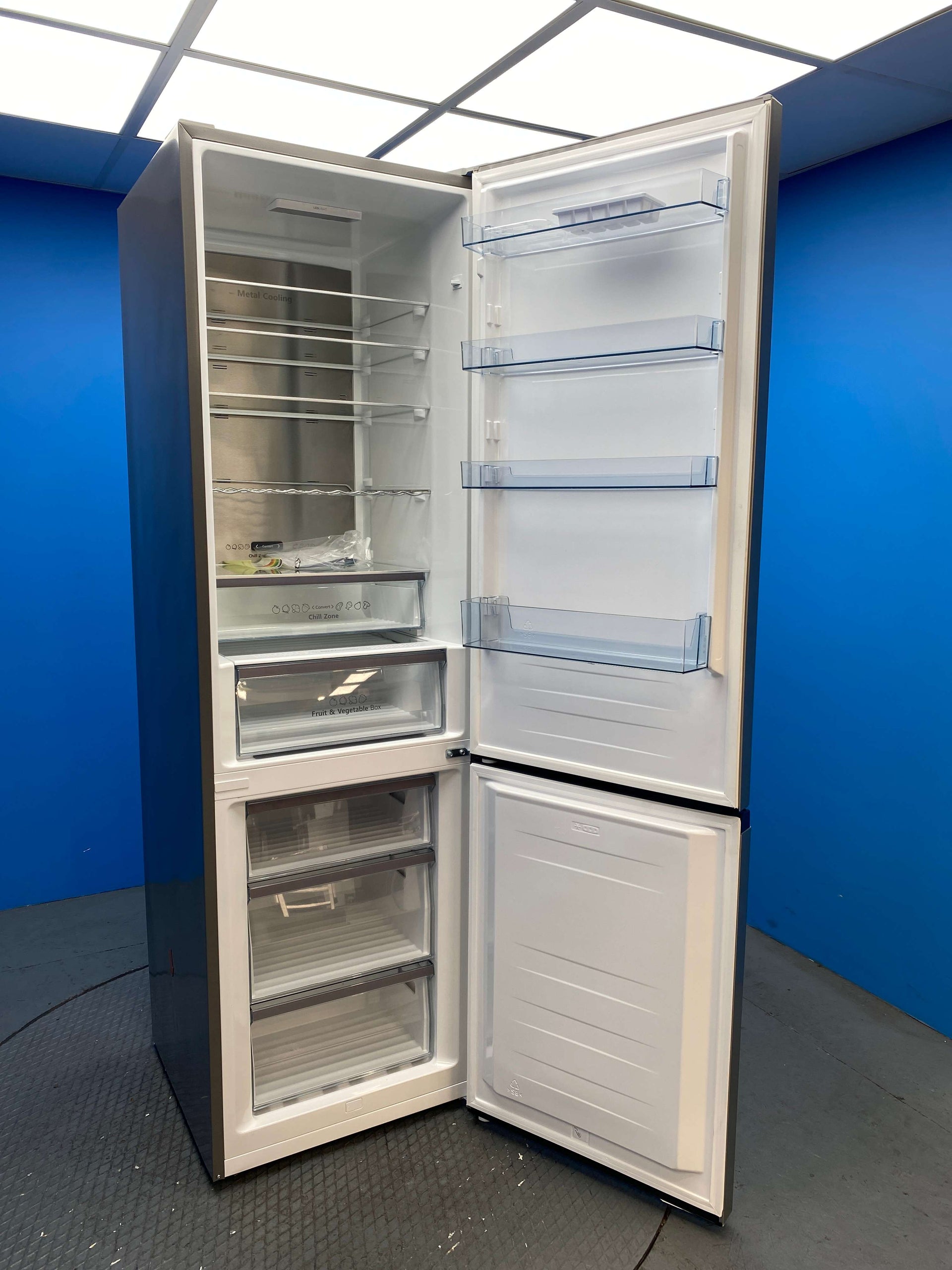 Hisense RB470N4SFC 360 Litre Combi Fridge Freezer
