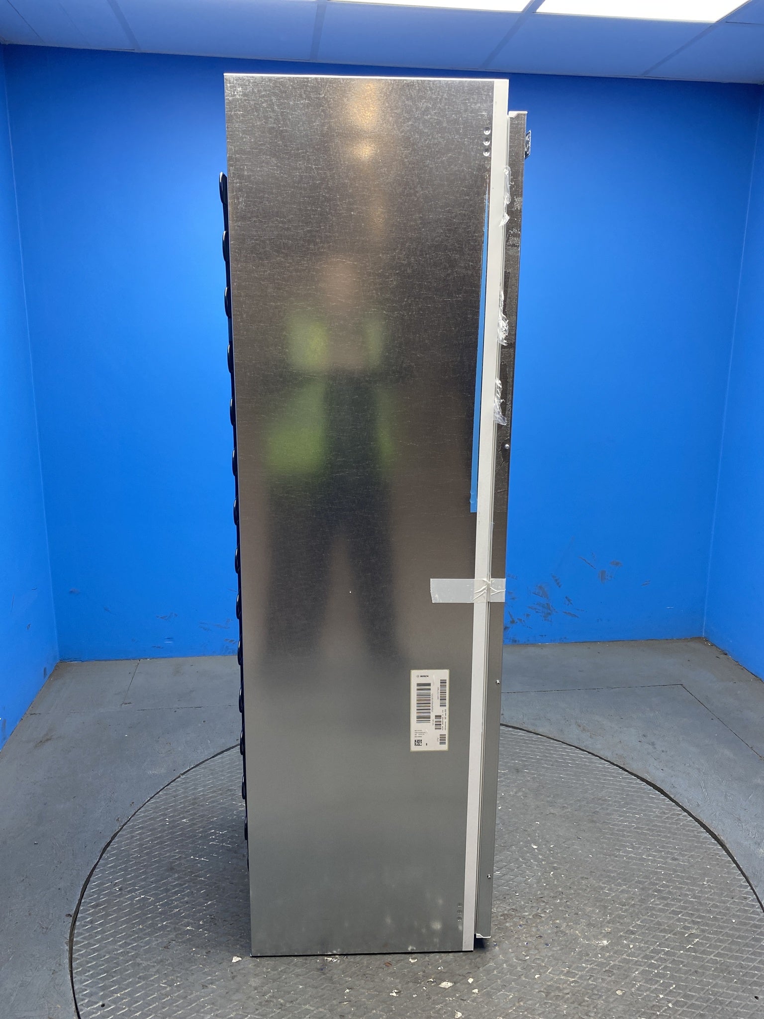 Bosch 310L Integrated Tall Fridge with MultiBox XXL