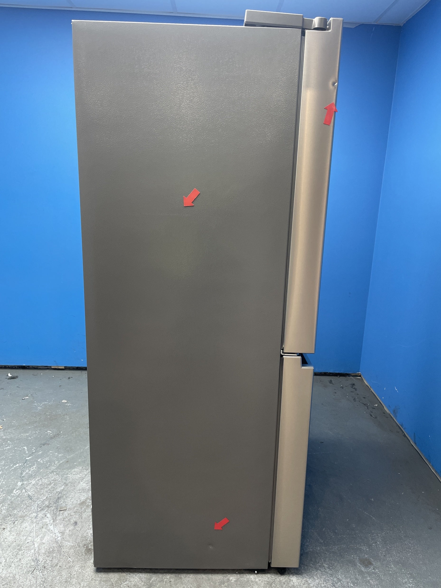 #GRC-157-801 - Hisense PureFlat RQ758N4SASE 609L American Style Fridge Freezer