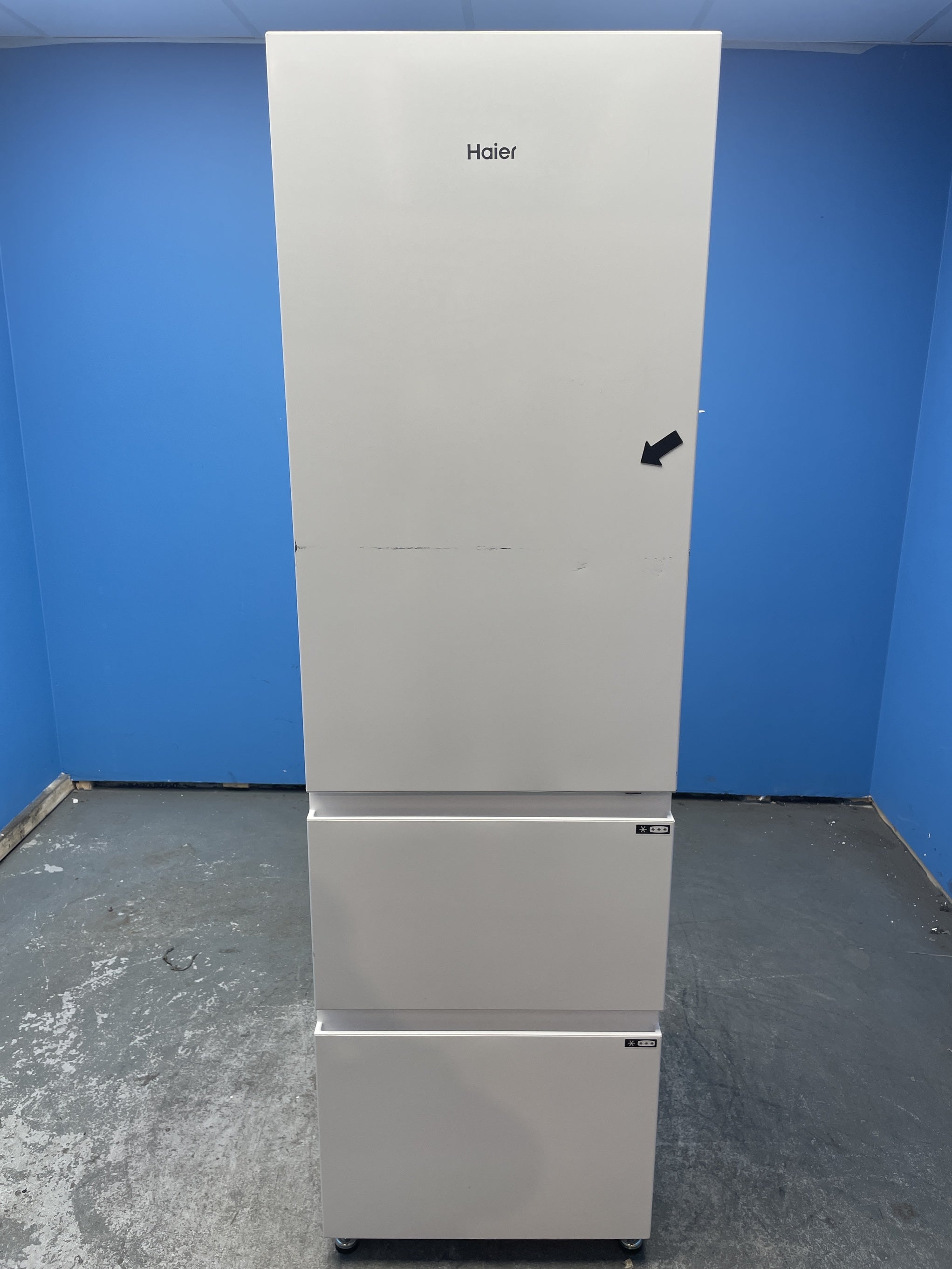 #GRC-145-088 - Haier 3D 55 Series 3 HTR3518ENMWK 60/40 Fridge Freezer