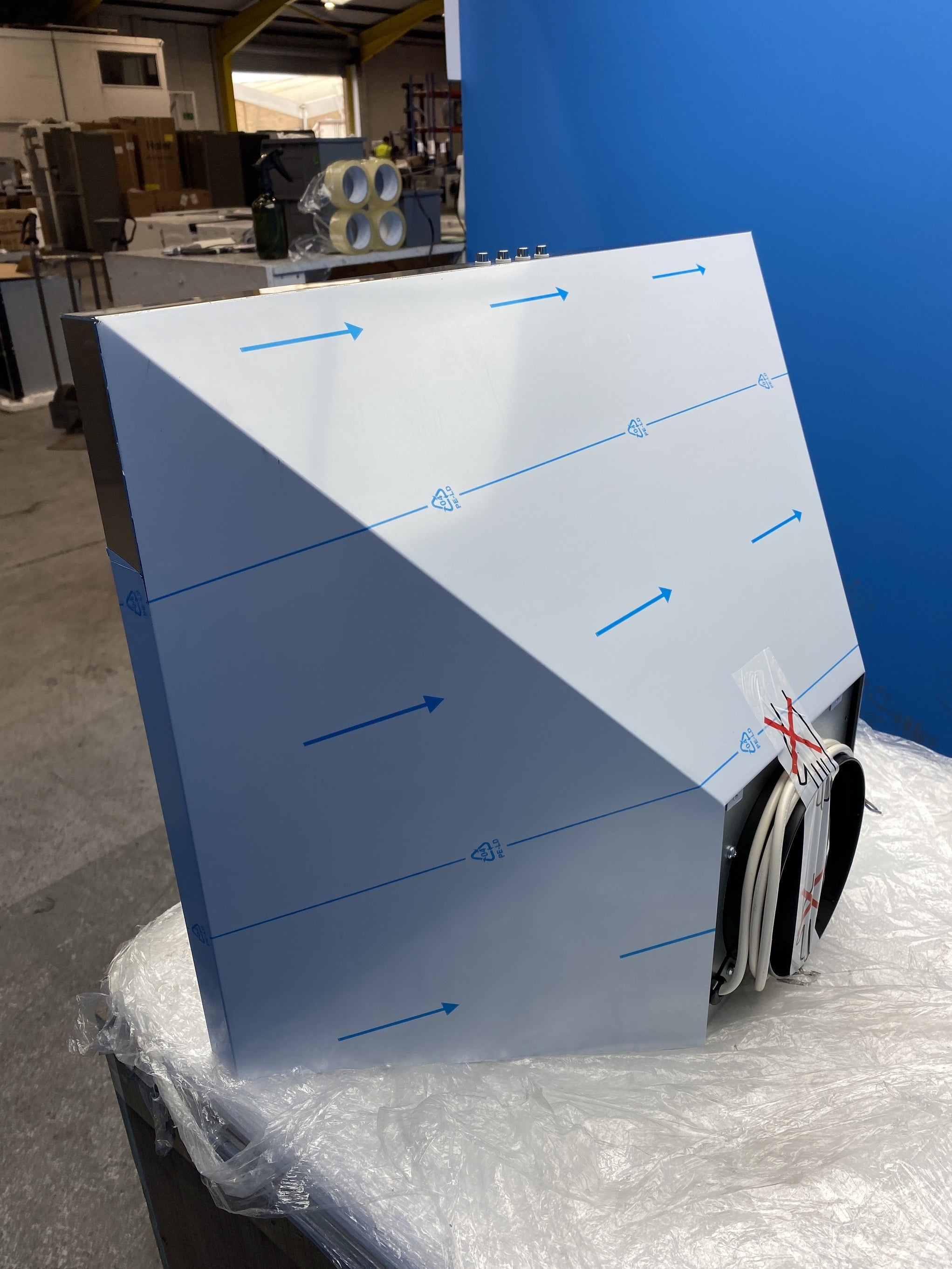 #GRC-150-204 - AEG LFC316X 60cm Stainless Steel Pyramid Chimney Hood
