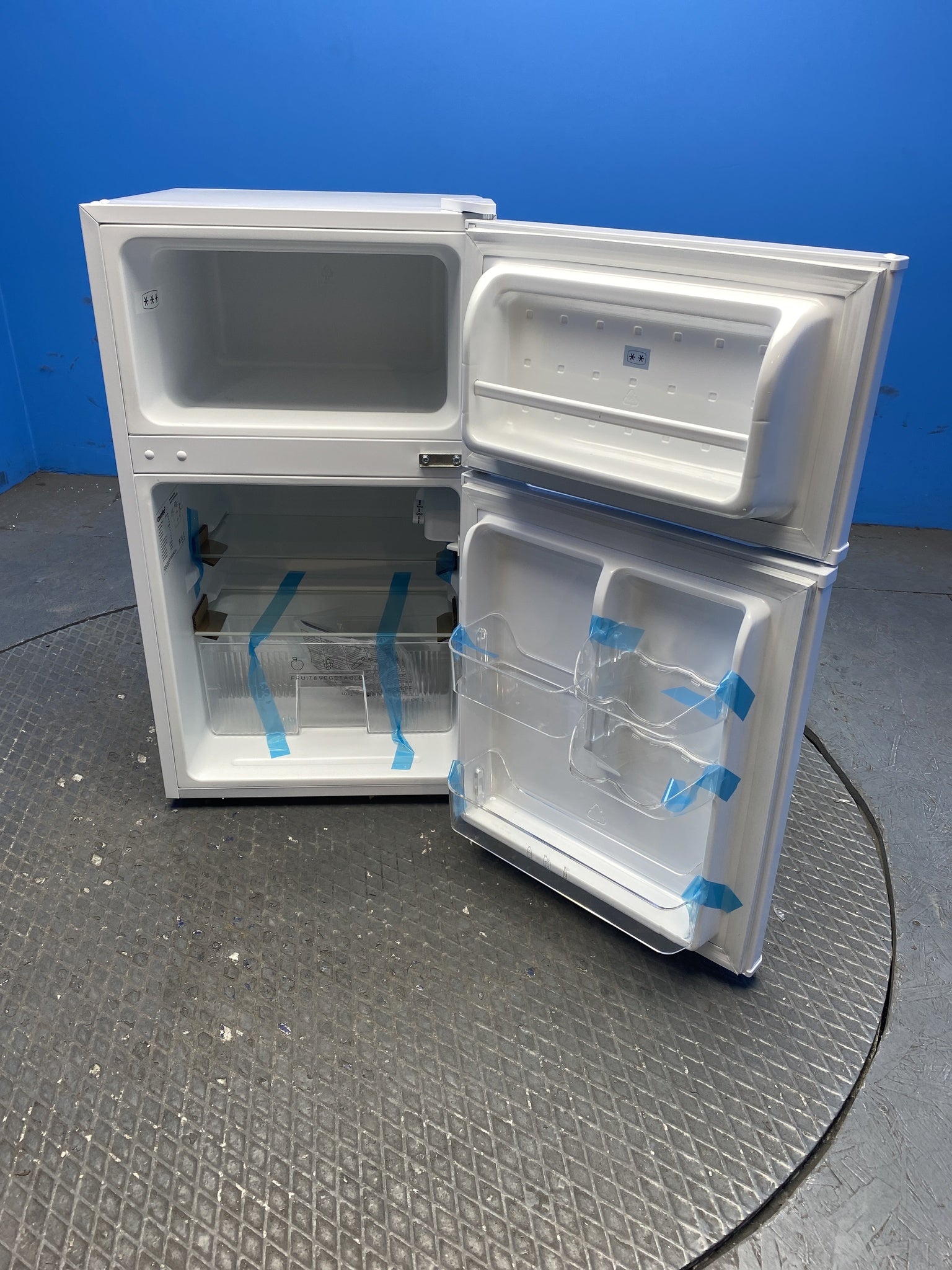 COMFEE’ RCT87WH2(E) 87L Under Counter Fridge Freezer