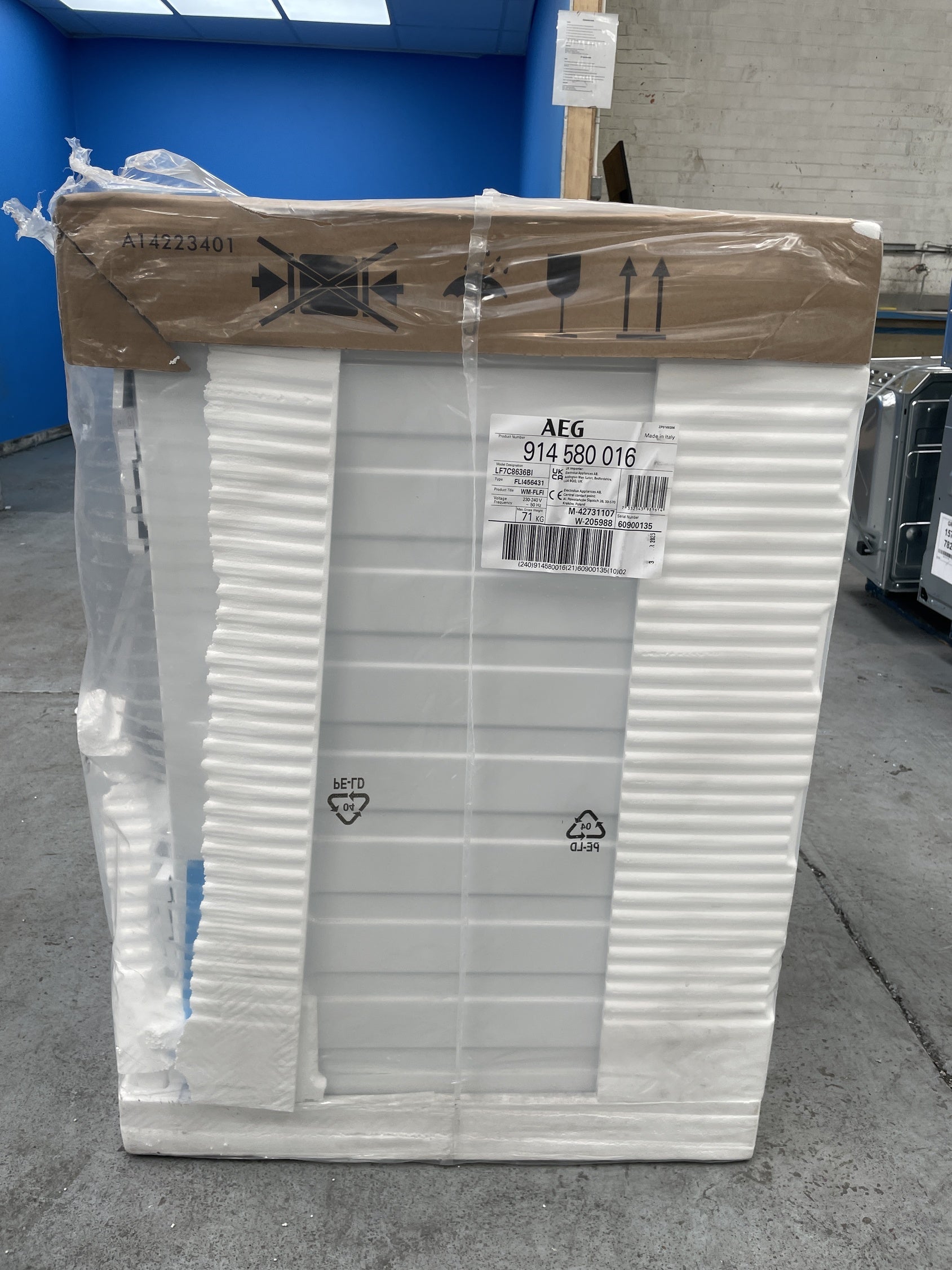 #GRC-158-243 - AEG ProSteam LF7C8636BI 8kg 1600rpm Integrated Washing Machine