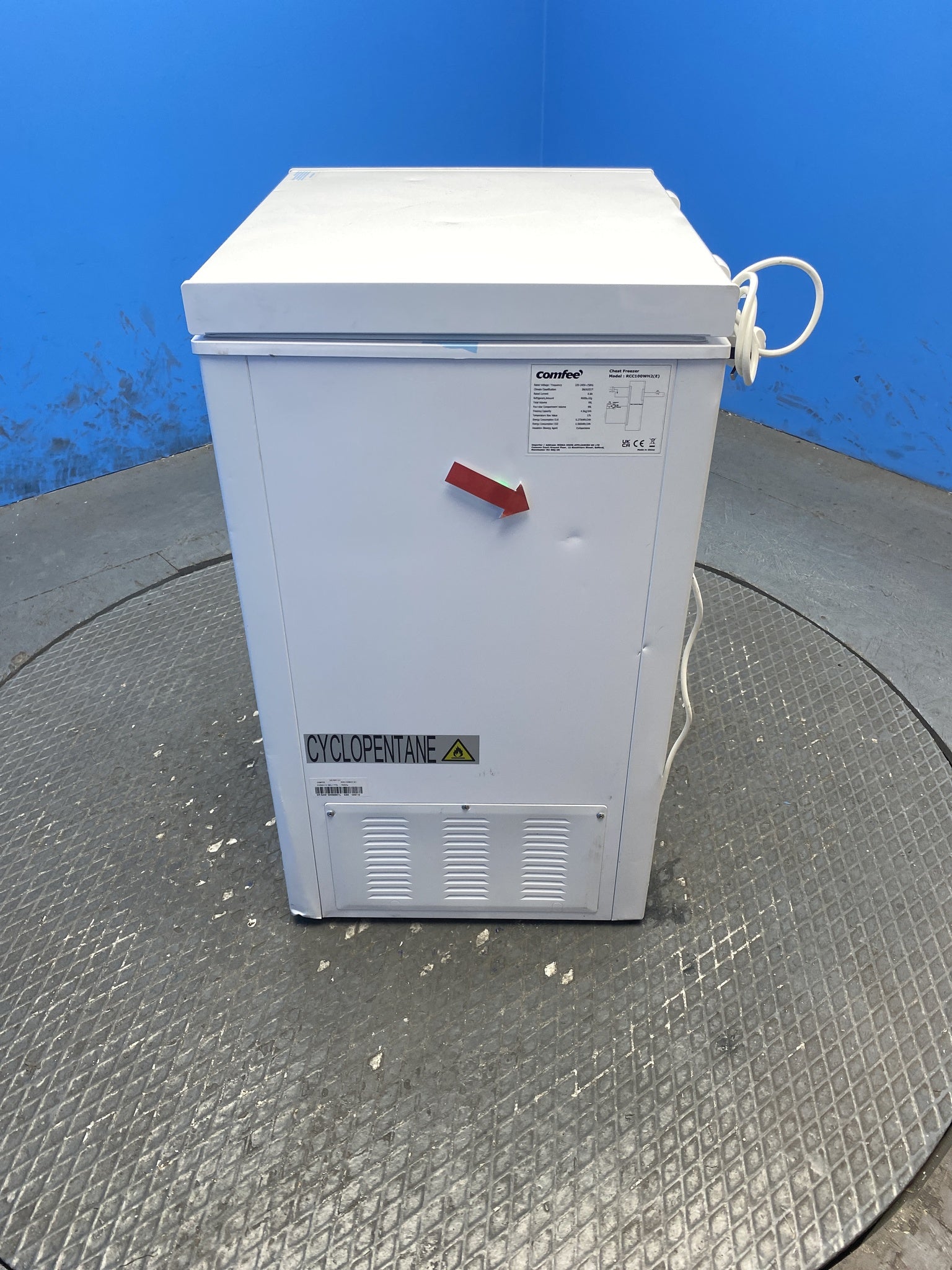 COMFEE' RCC100WH2E 99L Chest Freezer with Digital Control