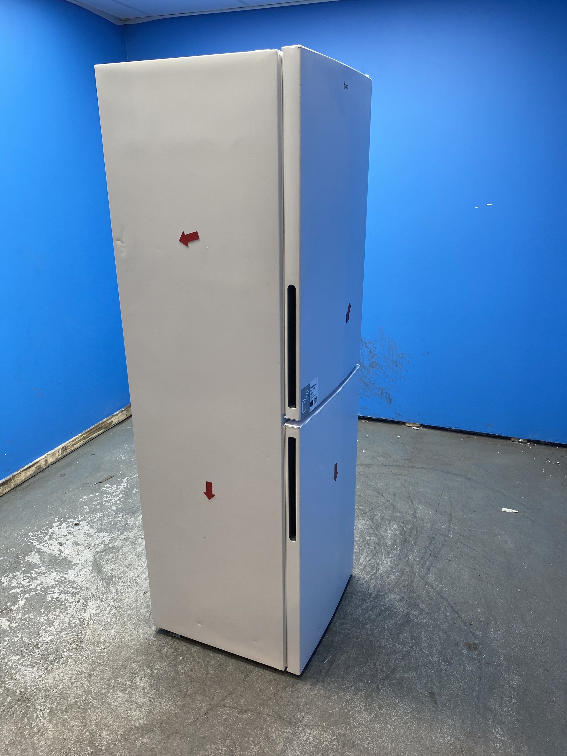 #GRC-156-560 - Hoover HVT3CLECKIHW 235 Litre Combi Fridge Freezer