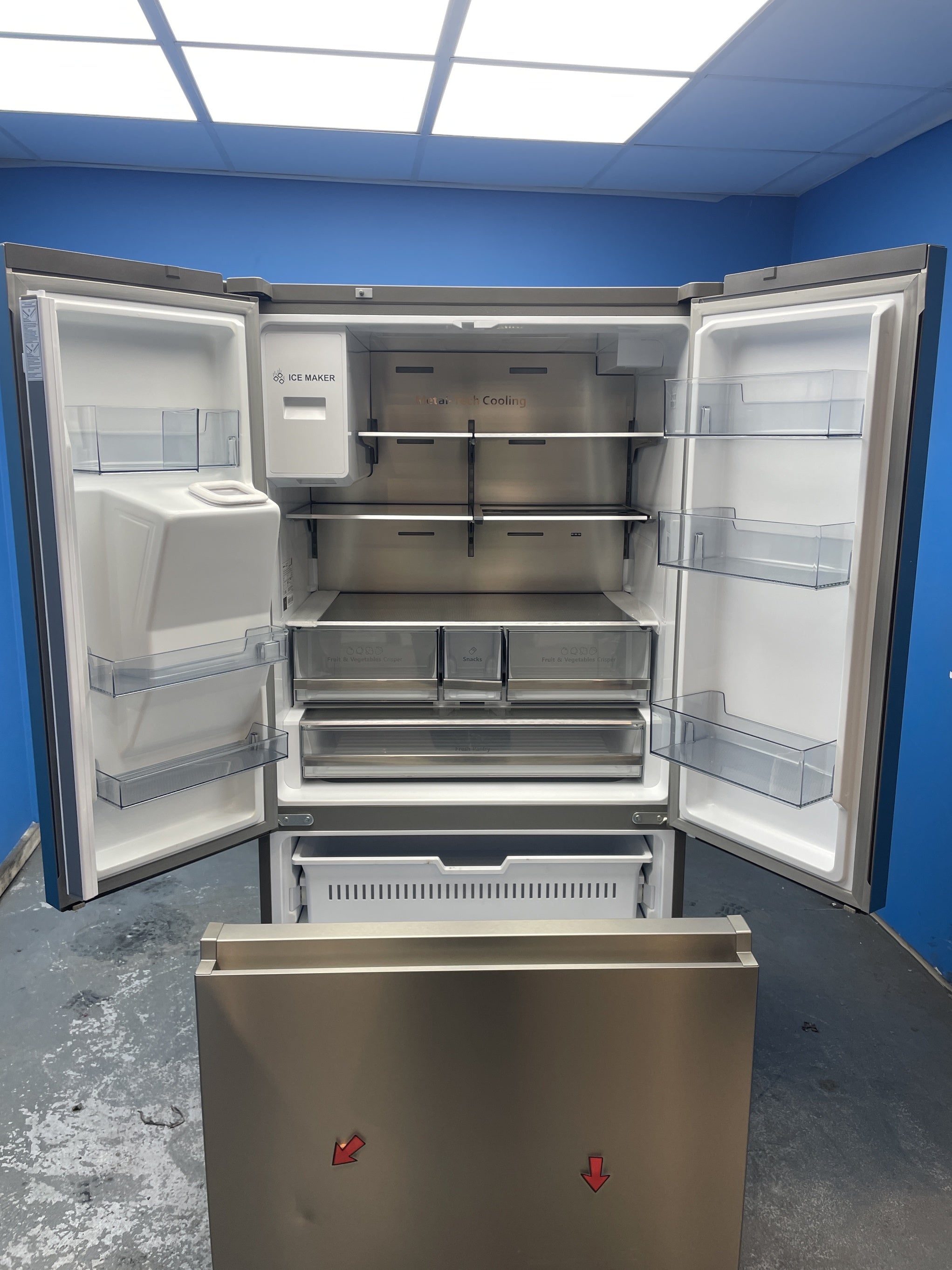 #GRC-145-184 - Hisense RF793N4SASE 612L French Door Fridge Freezer with Ice & Water
