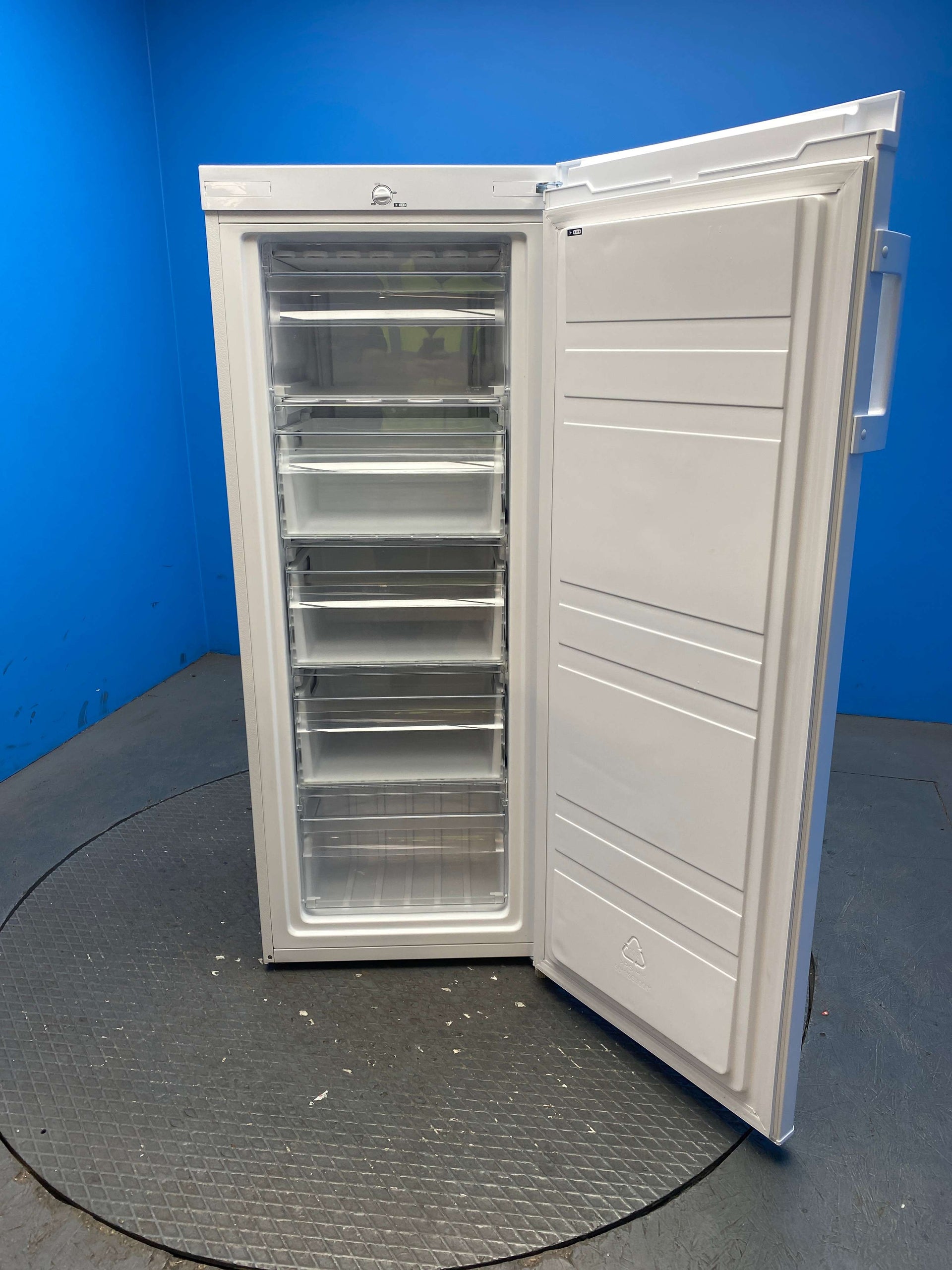 Statesman TF160LWE 55cm 157 Litre Upright Tall Freezer