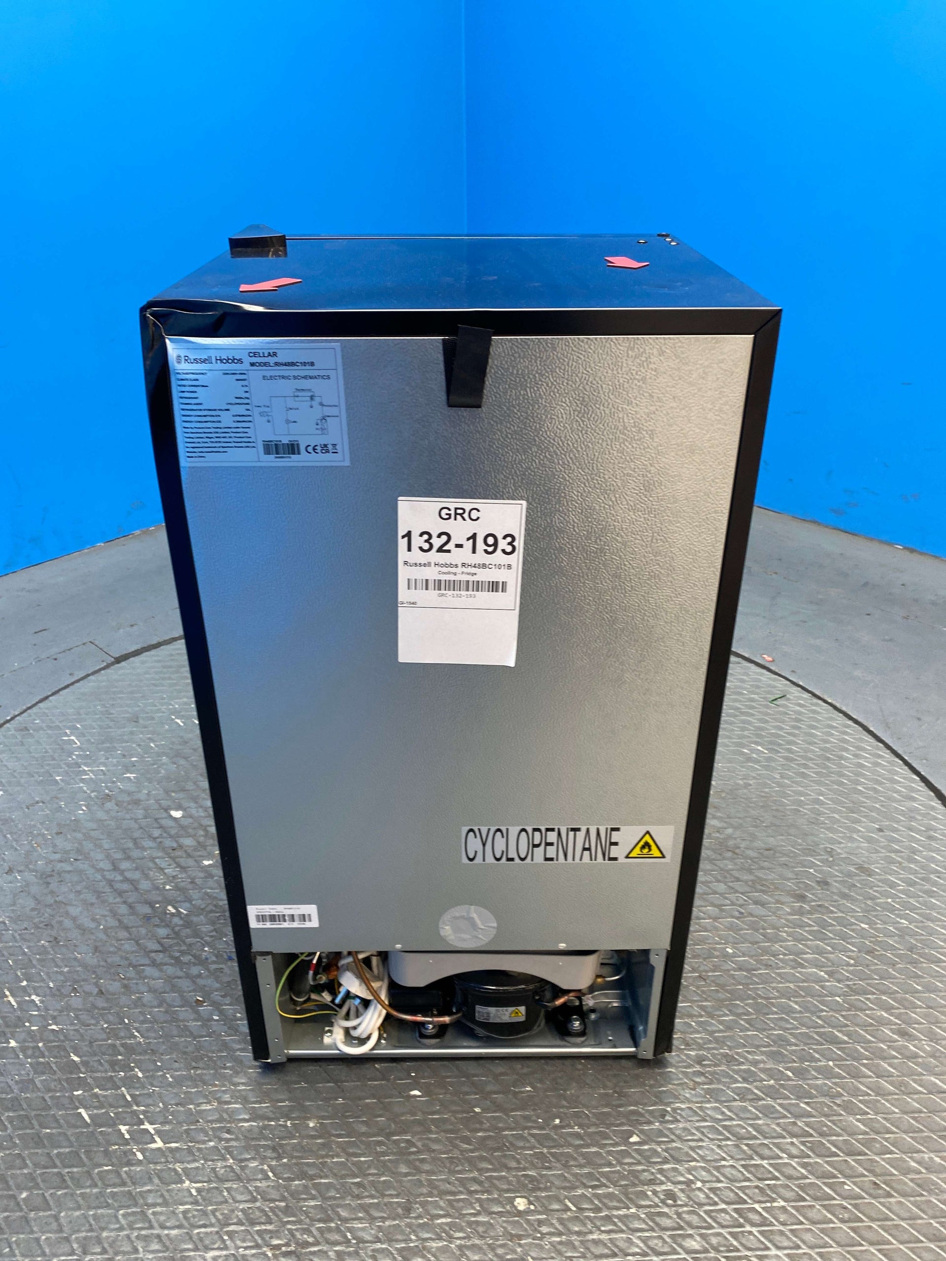 Russell Hobbs RH48BC101B Under Counter Drinks Fridge