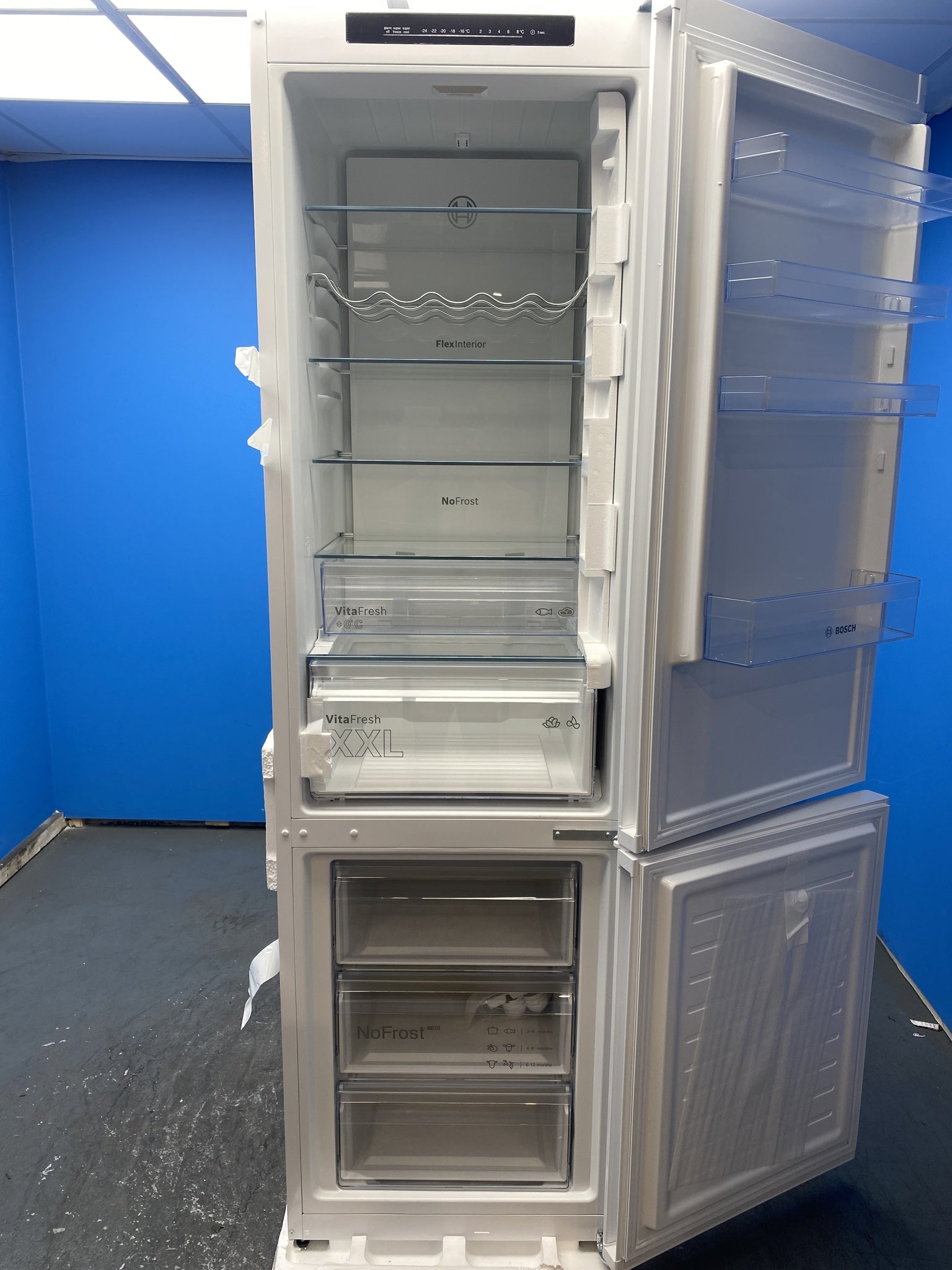 Bosch KGN392WDFG Series 4 363L Combi Fridge Freezer