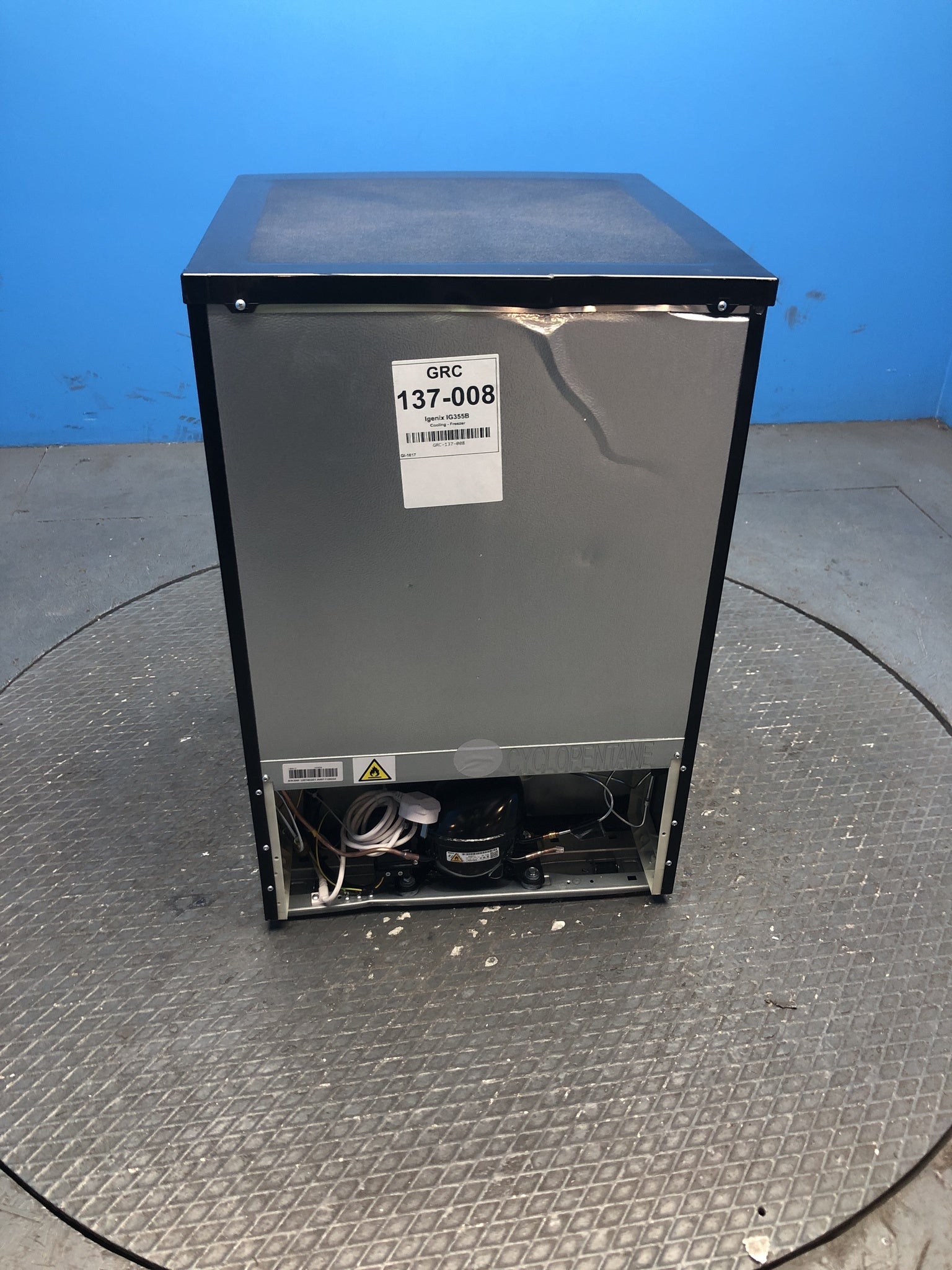 Igenix IG355B 94 Litre Under Counter Freezer