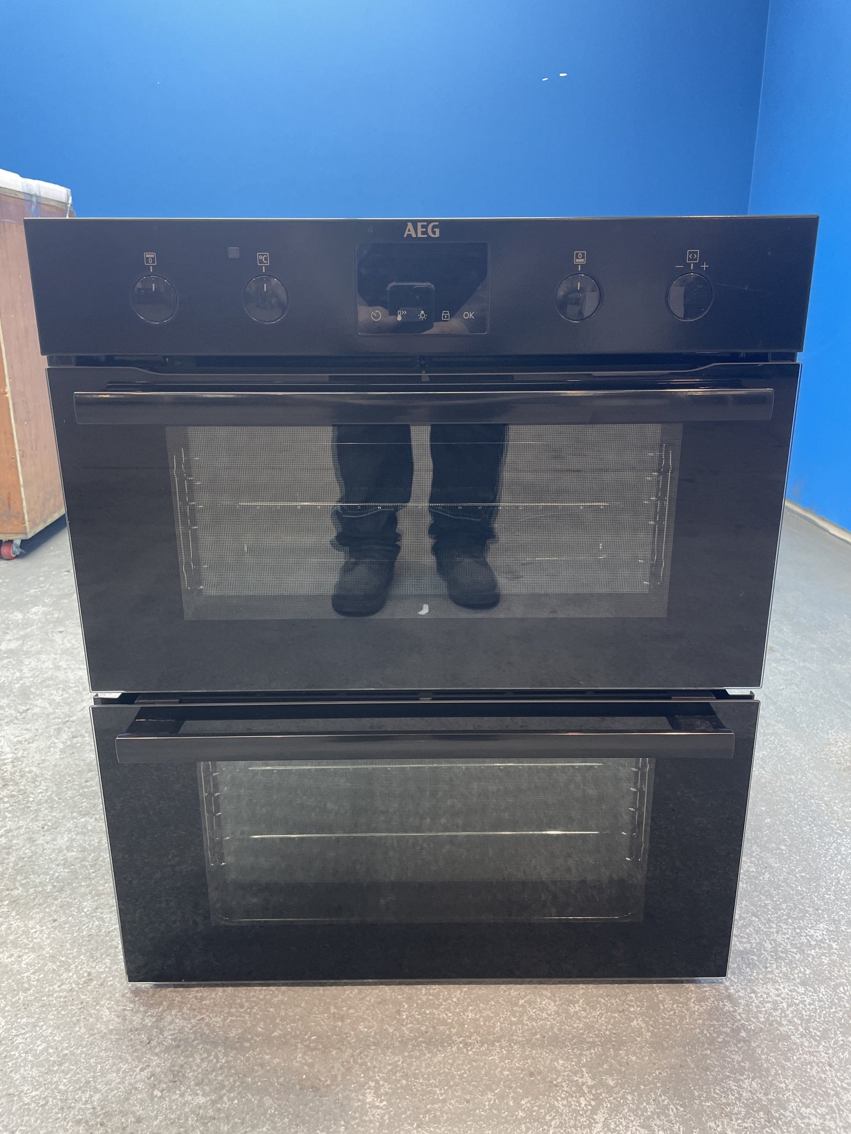 #GRC-154-108 - AEG DUB535060B 6000 Series Built-Under Electric Double Oven