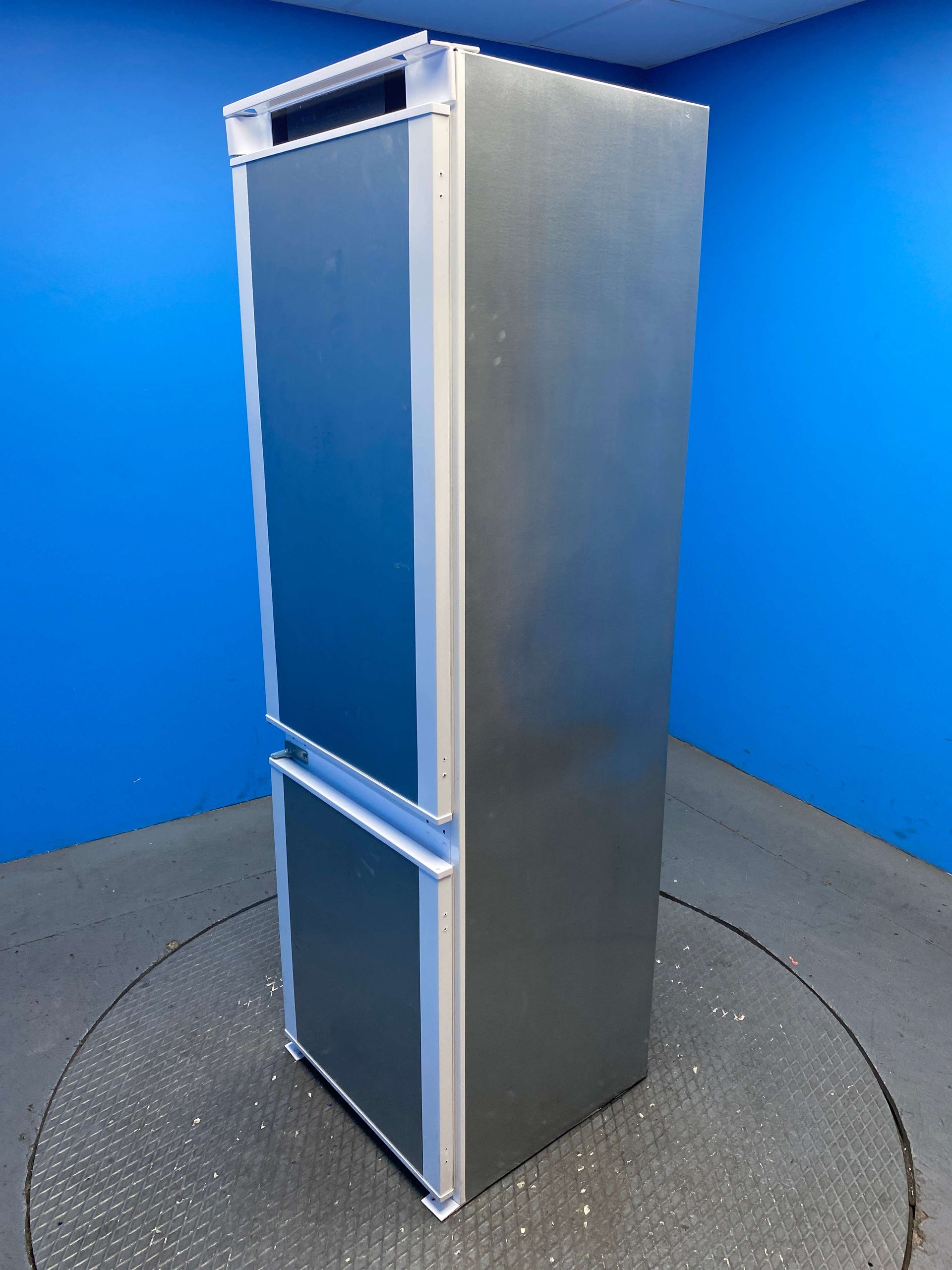 Haier HBW5518EK Integrated 248 Litre Combi Fridge Freezer