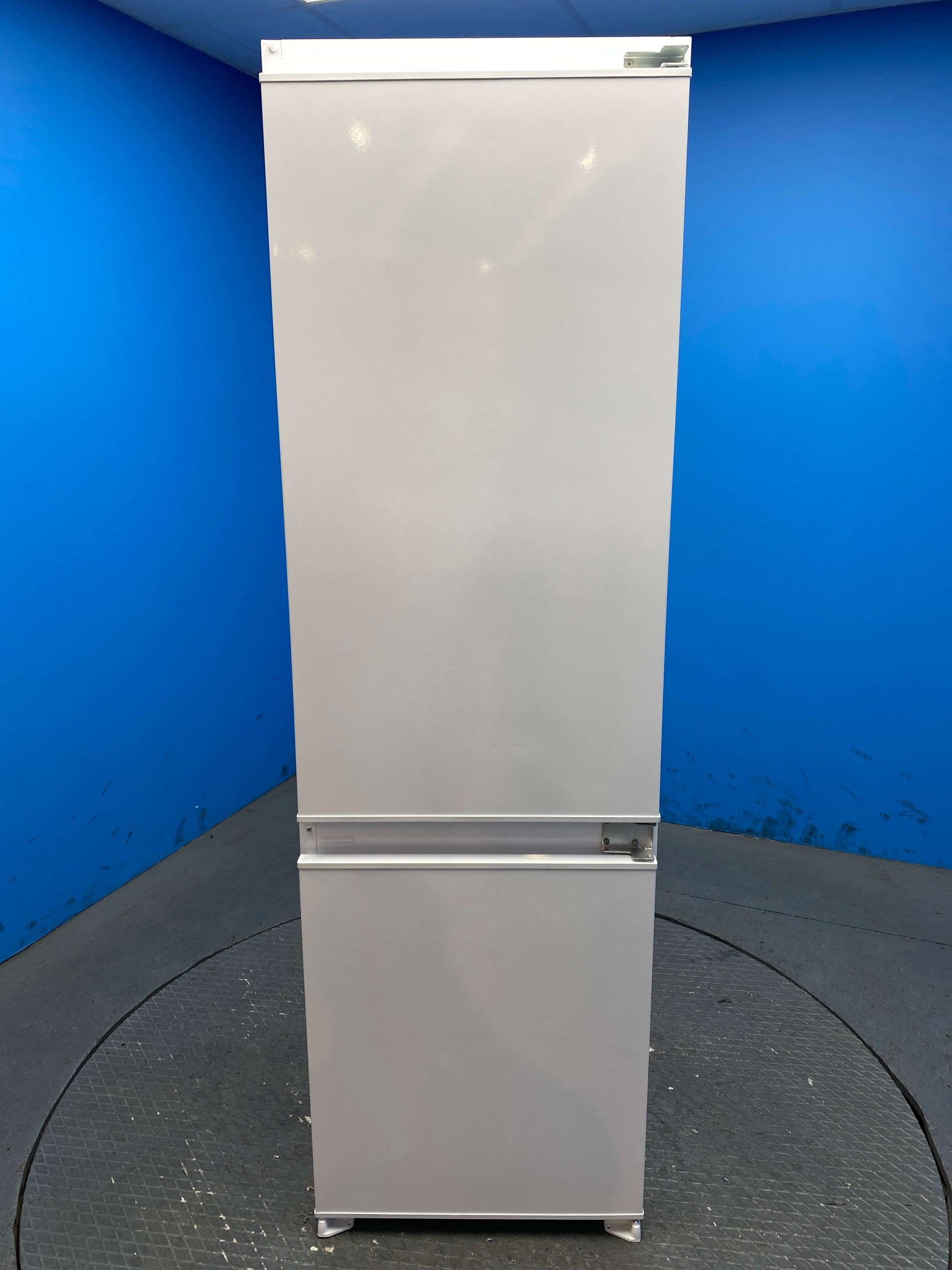 Sharp SJ-BE250M1XS 251 Litre Integrated Fridge Freezer