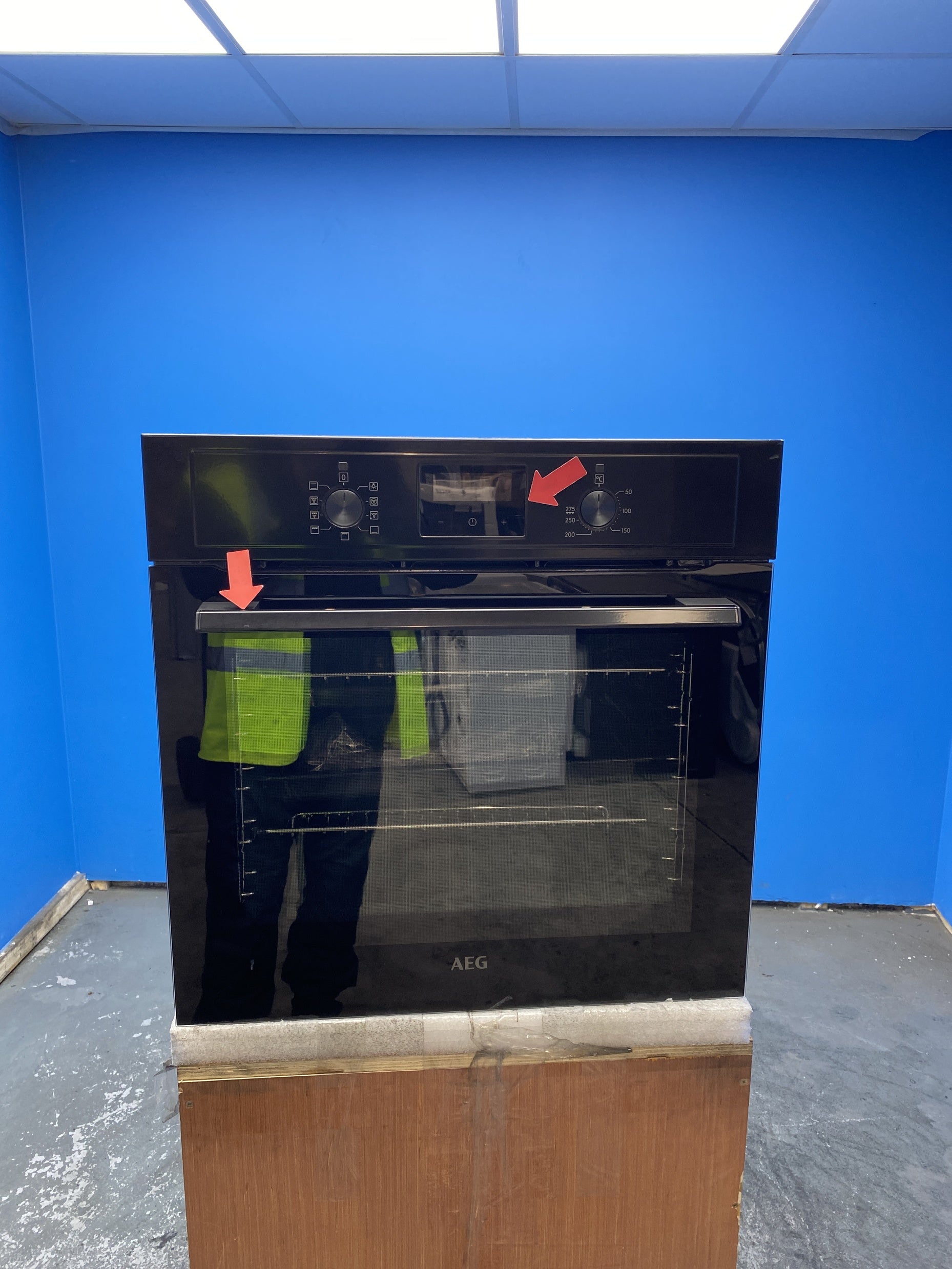 #GRC-155-962 - AEG BEX335011B 3000 SurroundCook Aqua Clean Built-in Oven