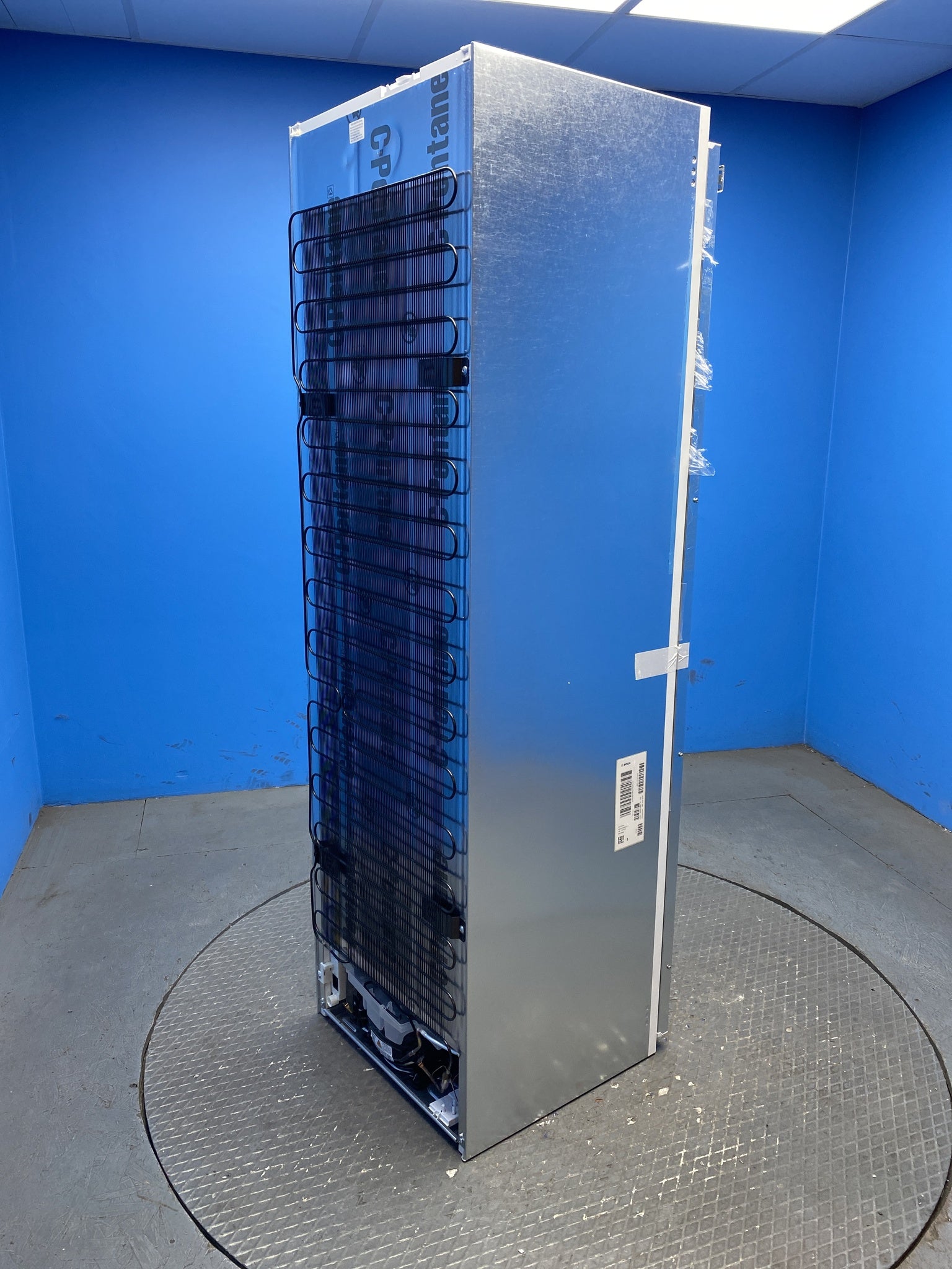 Bosch 310L Integrated Tall Fridge with MultiBox XXL