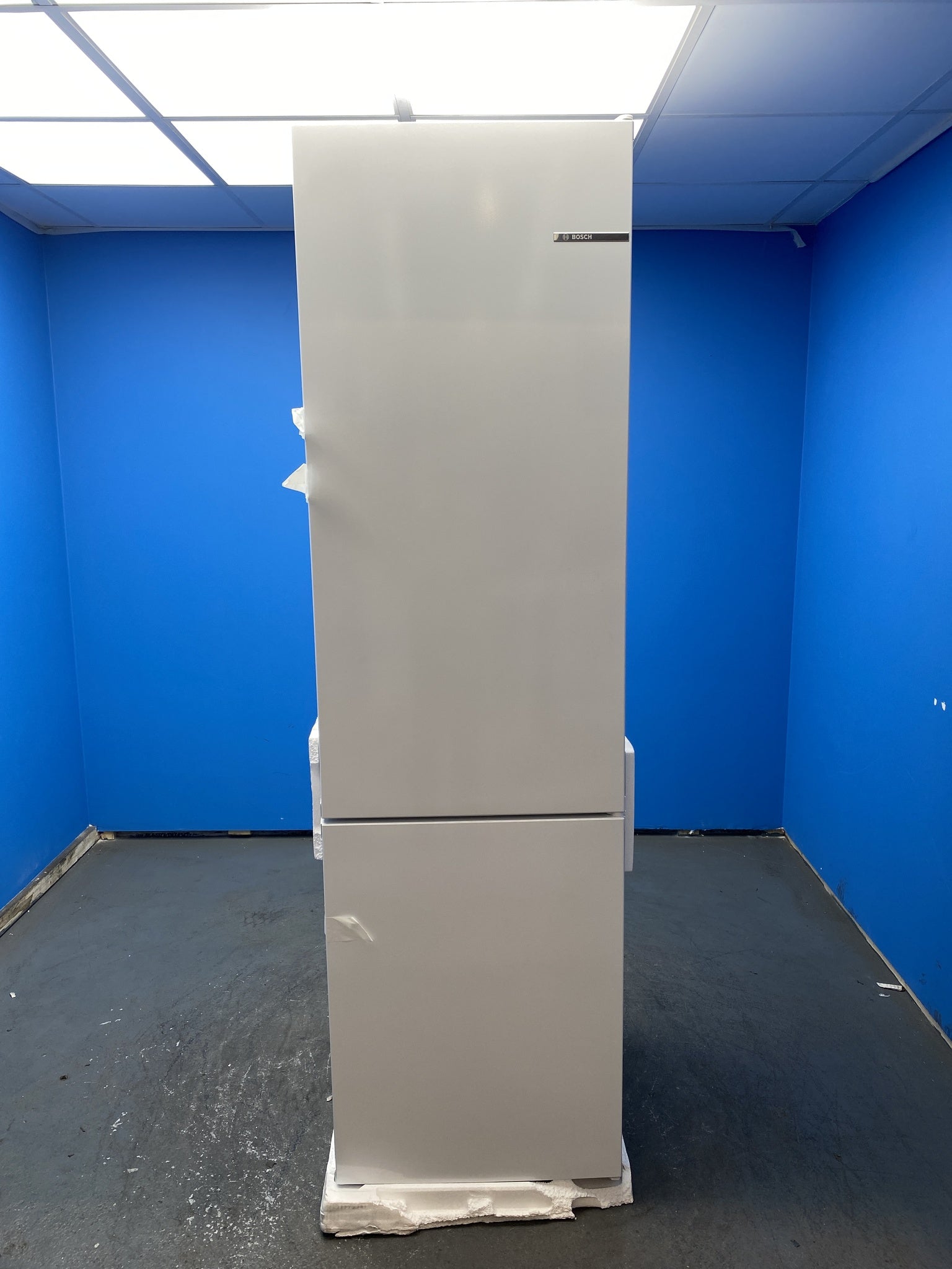 Bosch KGN392WDFG Series 4 363L Combi Fridge Freezer