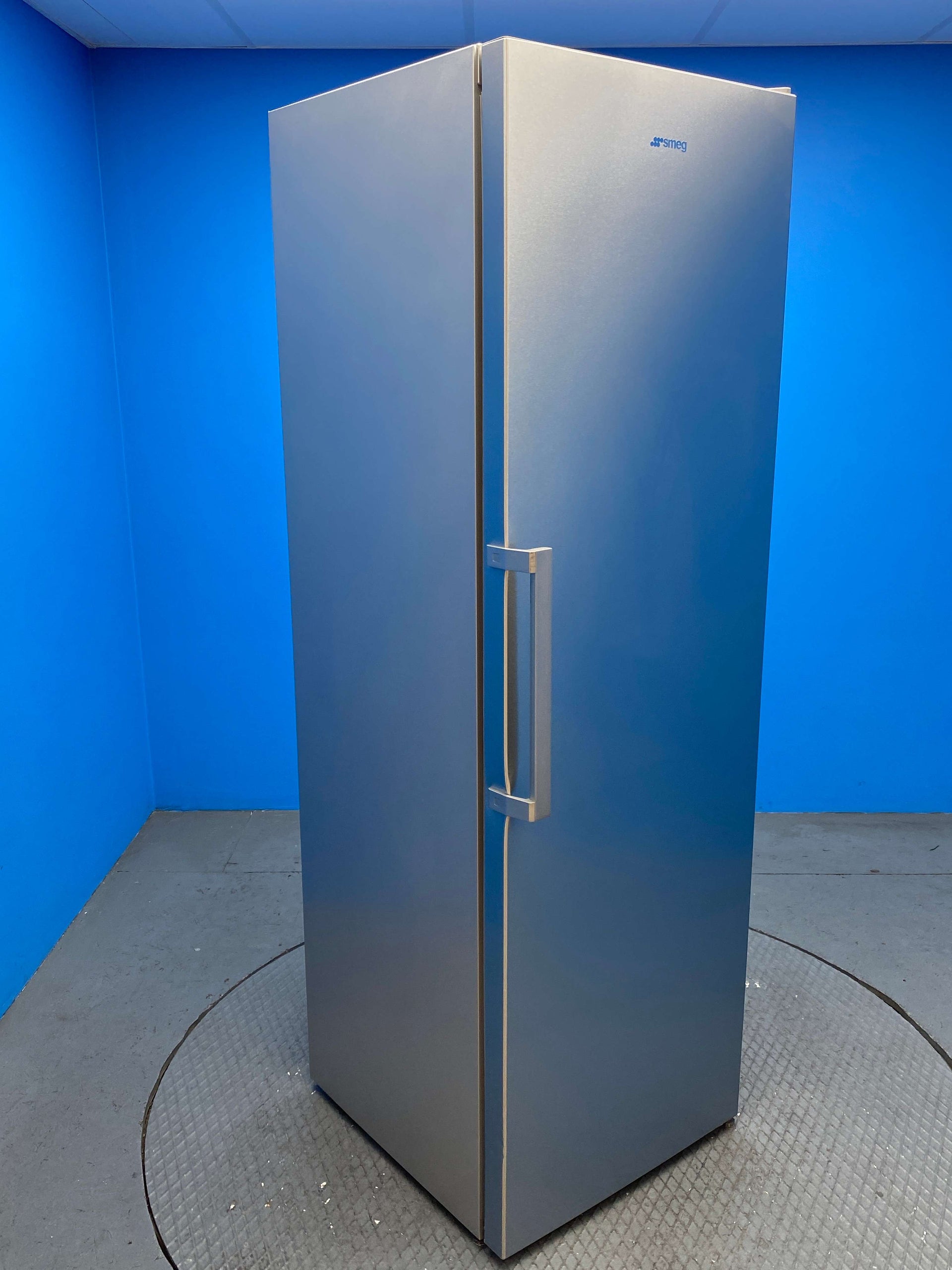 Smeg UKFS18EV2HX 390 Litre Tall Larder Fridge